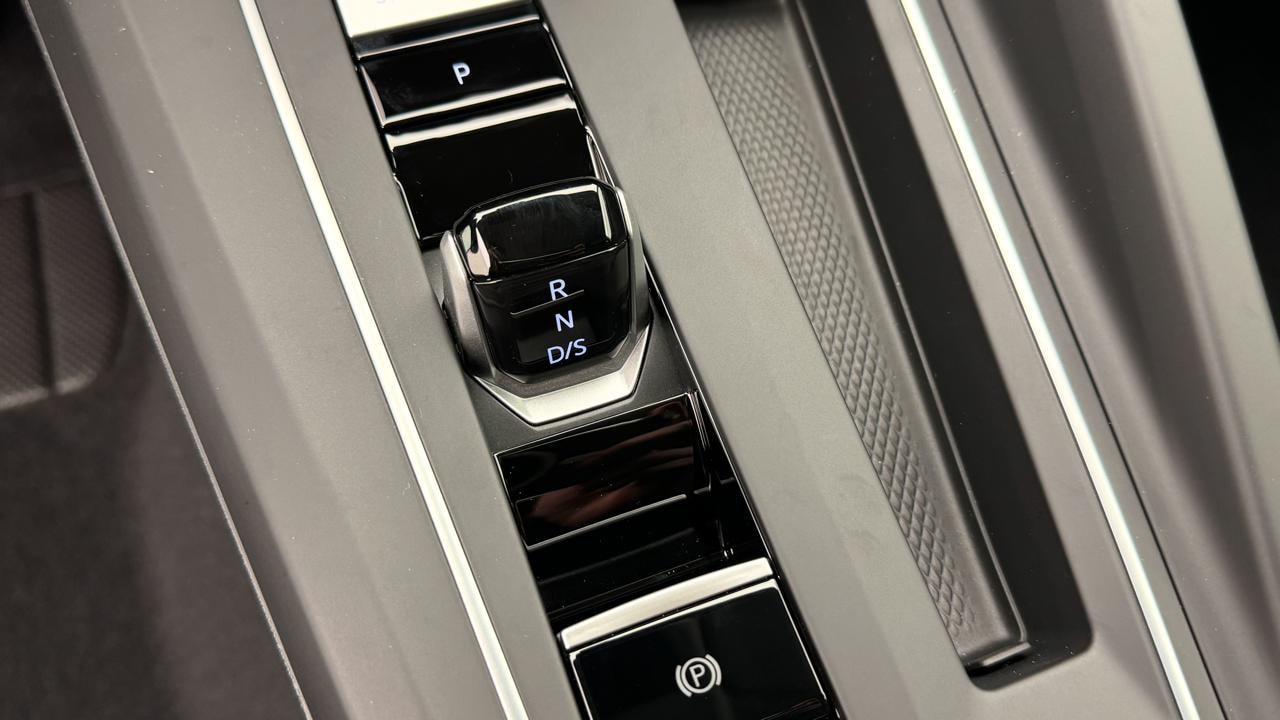 VW Golf VIII 1.5 TSI PHEV Limited-image-10