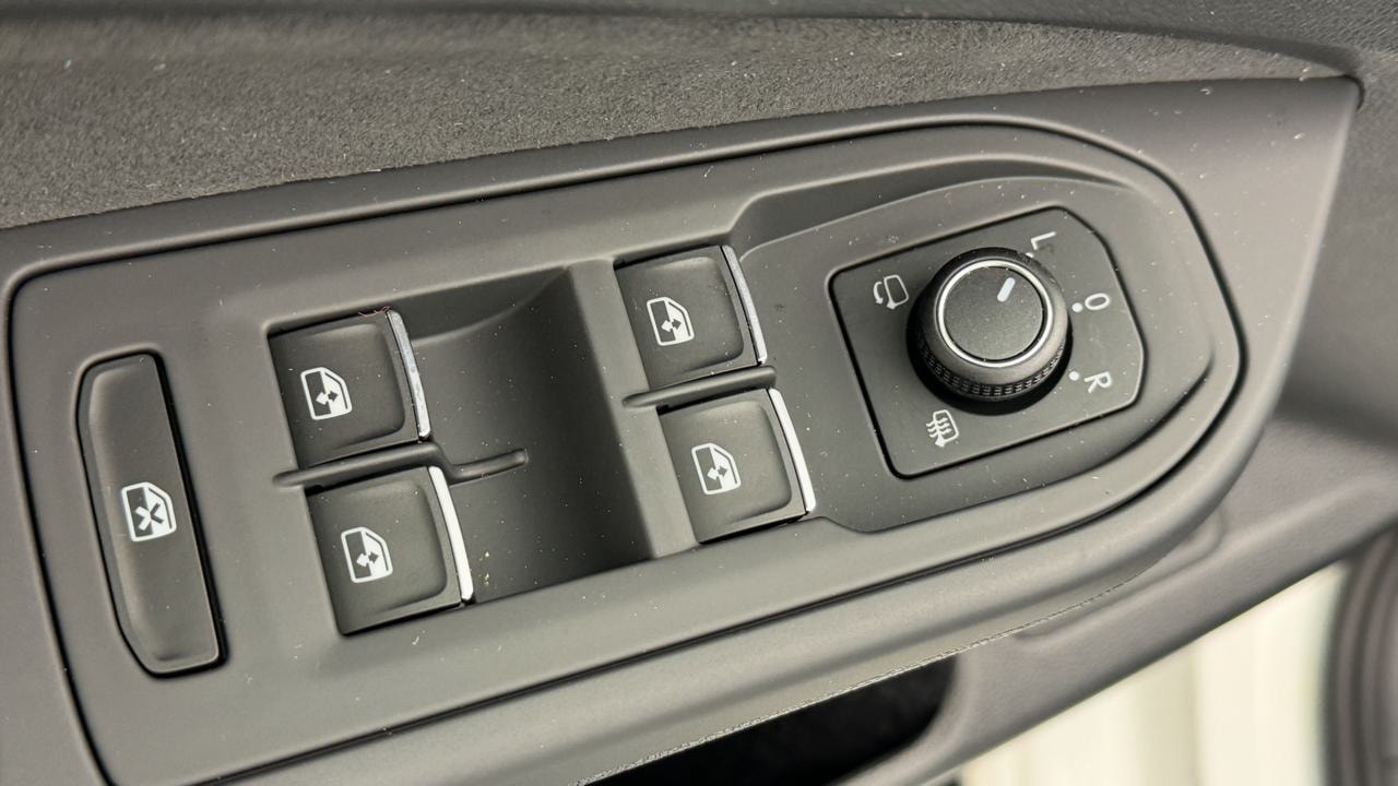 VW Golf VIII 1.5 TSI PHEV Limited-image-8