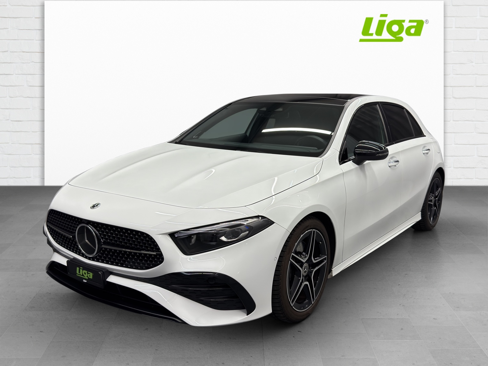MERCEDES-BENZ A 220 AMG Line 4Matic-image-0