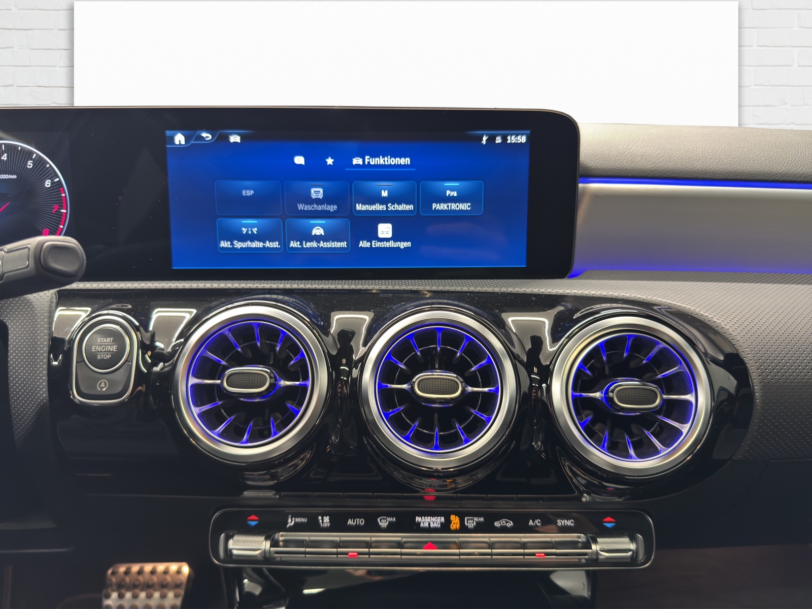 MERCEDES-BENZ A 220 AMG Line 4Matic-image-8