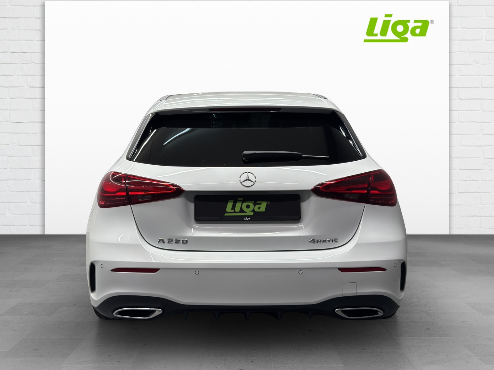 MERCEDES-BENZ A 220 AMG Line 4Matic-image-4