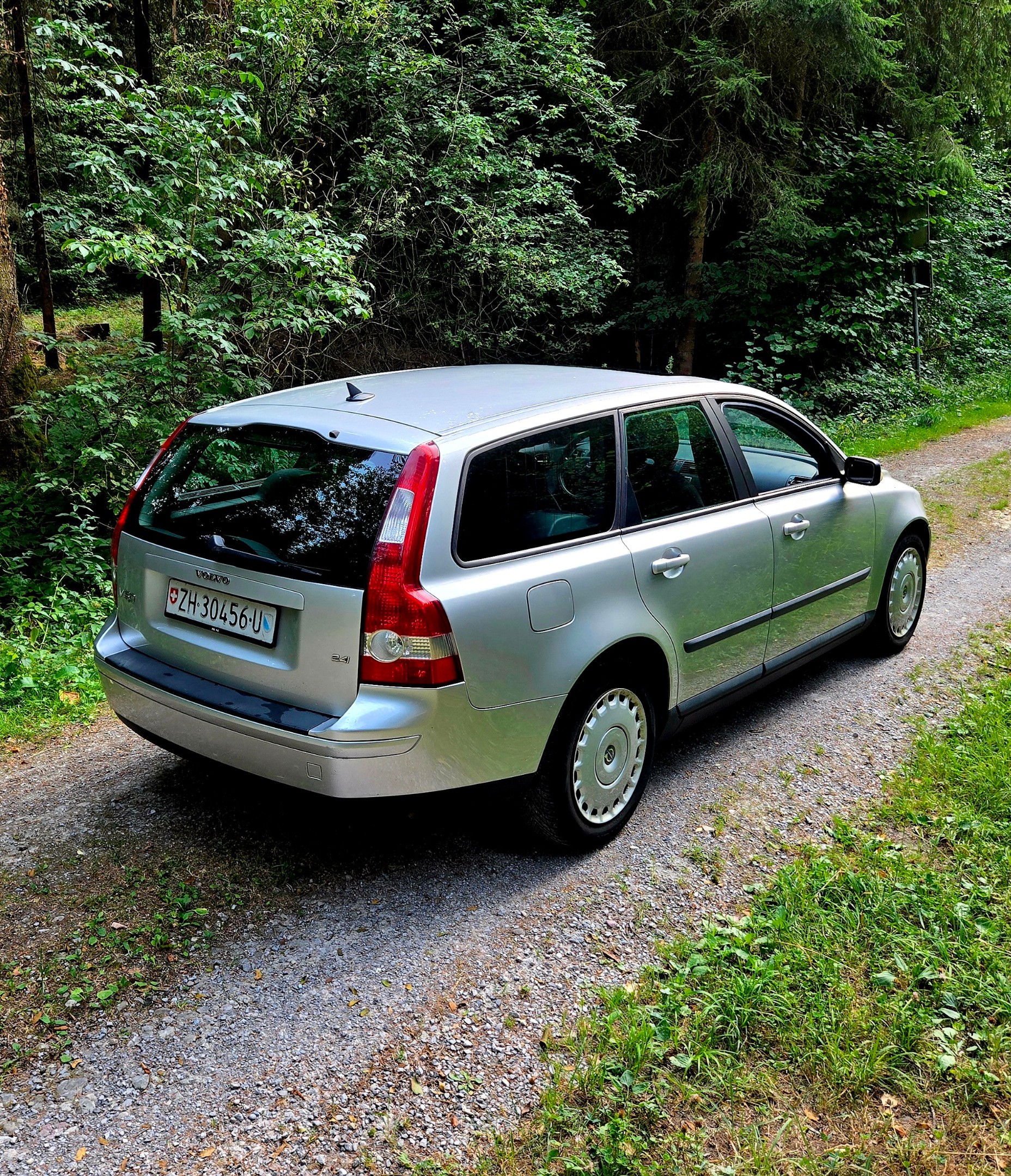 VOLVO V50 2.4-image-1