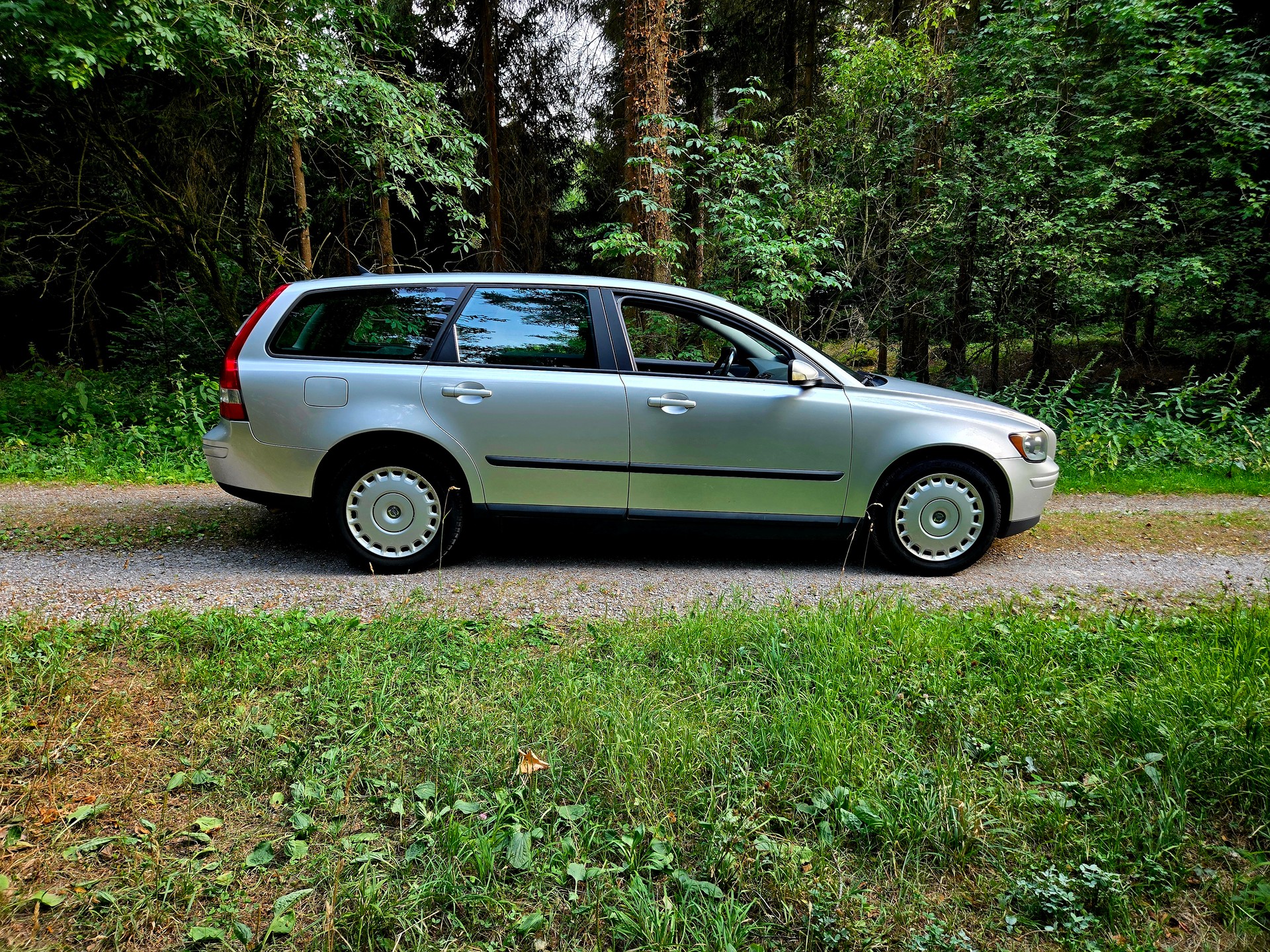 VOLVO V50 2.4-image-4