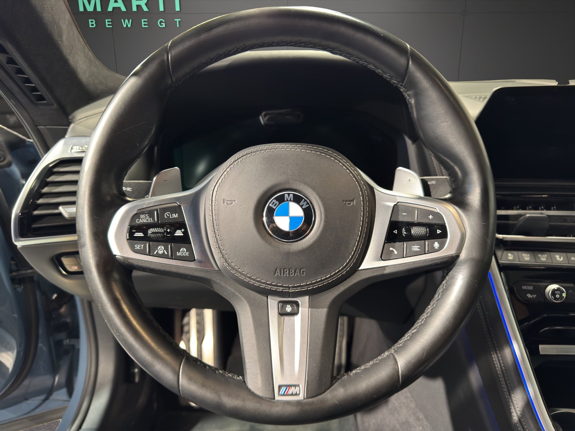 BMW M850i xDrive Coupé-image-12