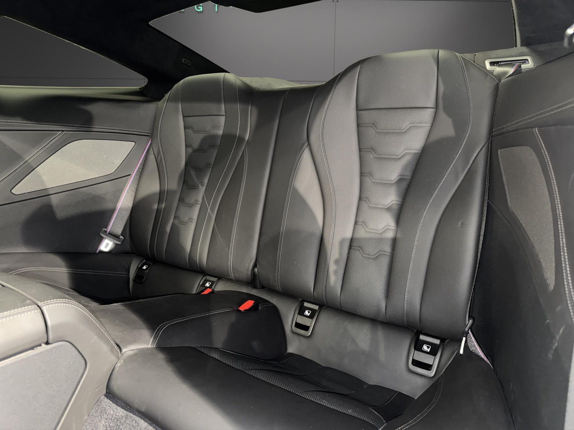 BMW M850i xDrive Coupé-image-15