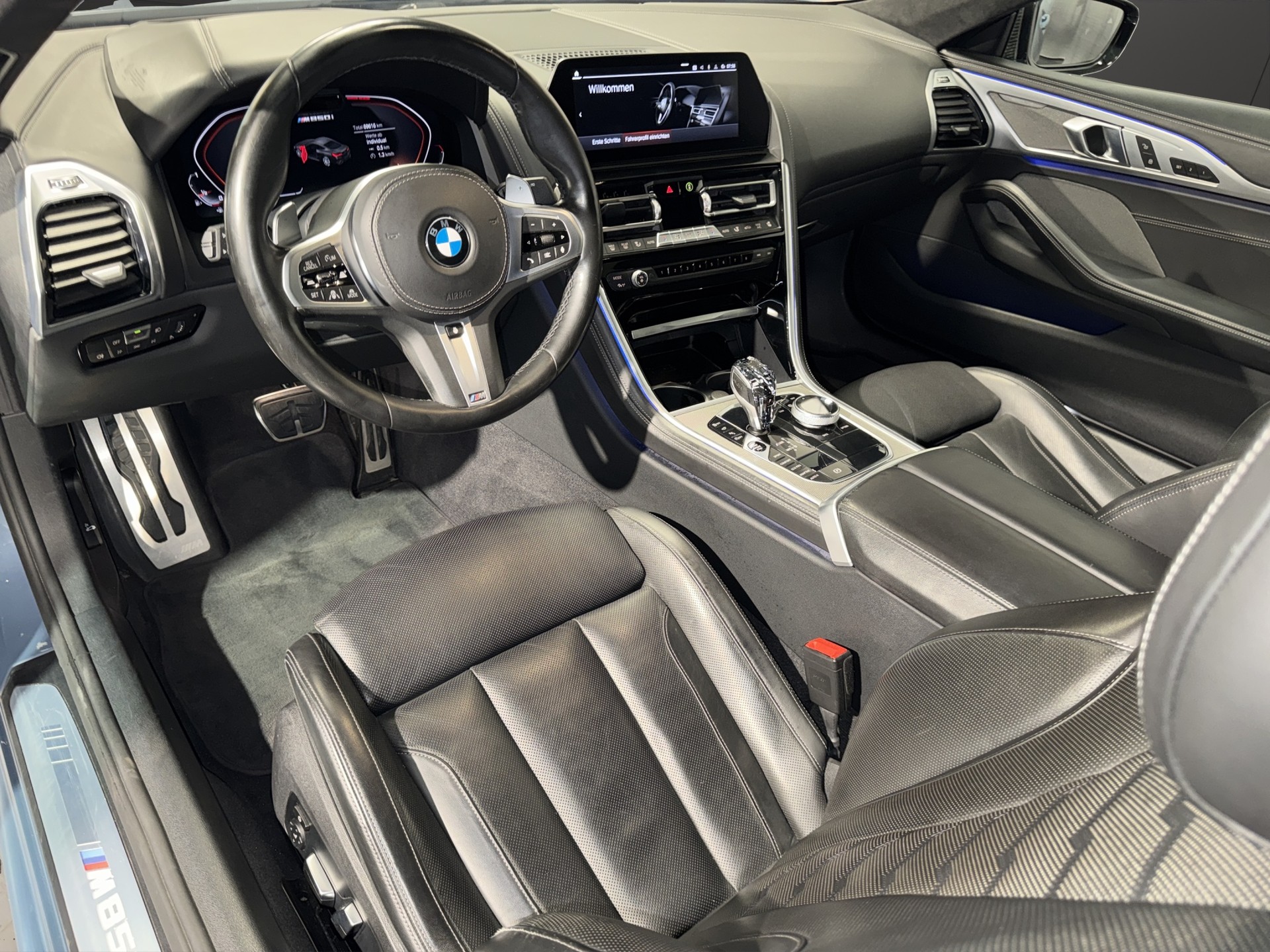 BMW M850i xDrive Coupé-image-7
