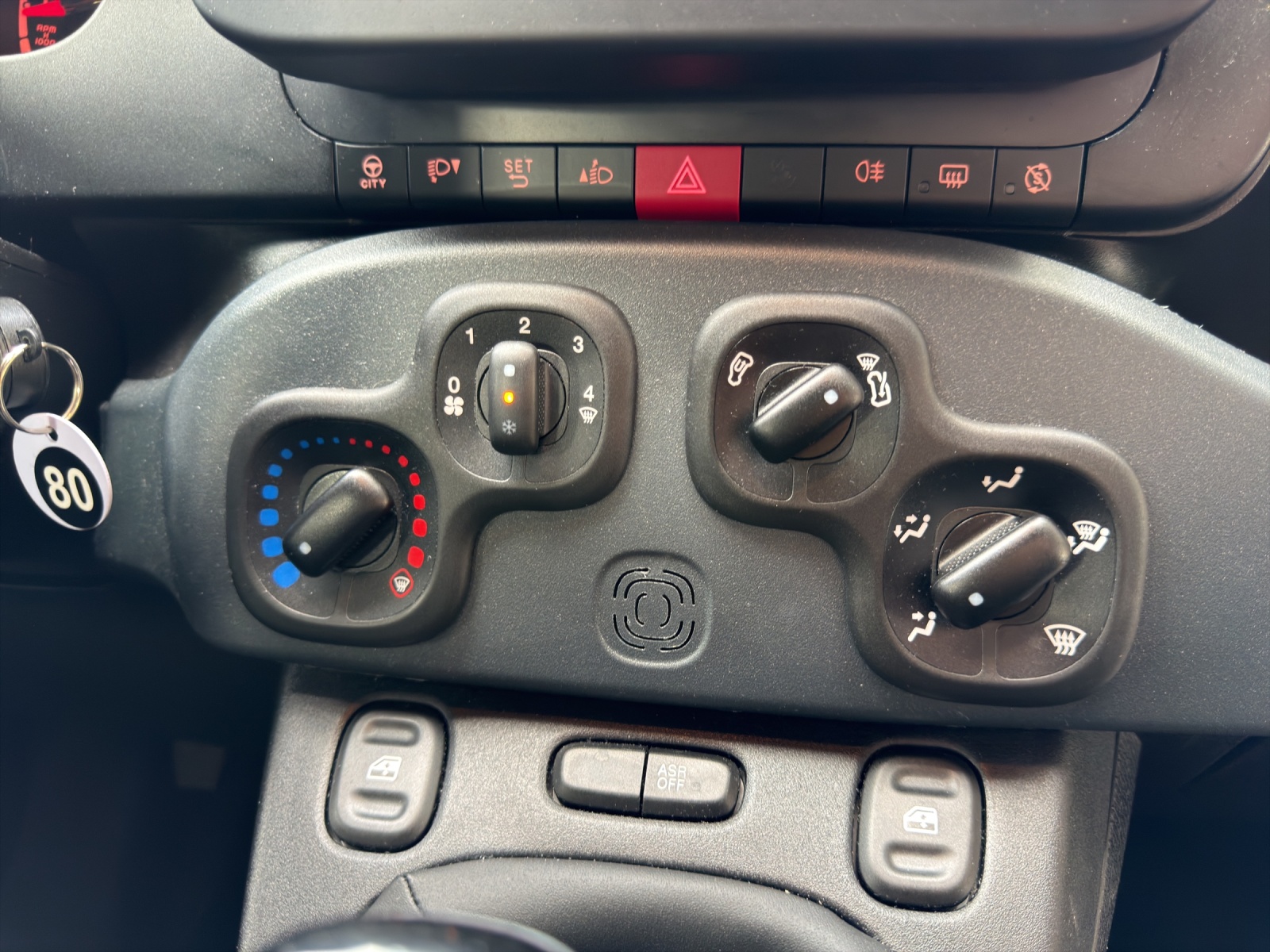 FIAT Panda 1.0 Hybrid Cult-image-15