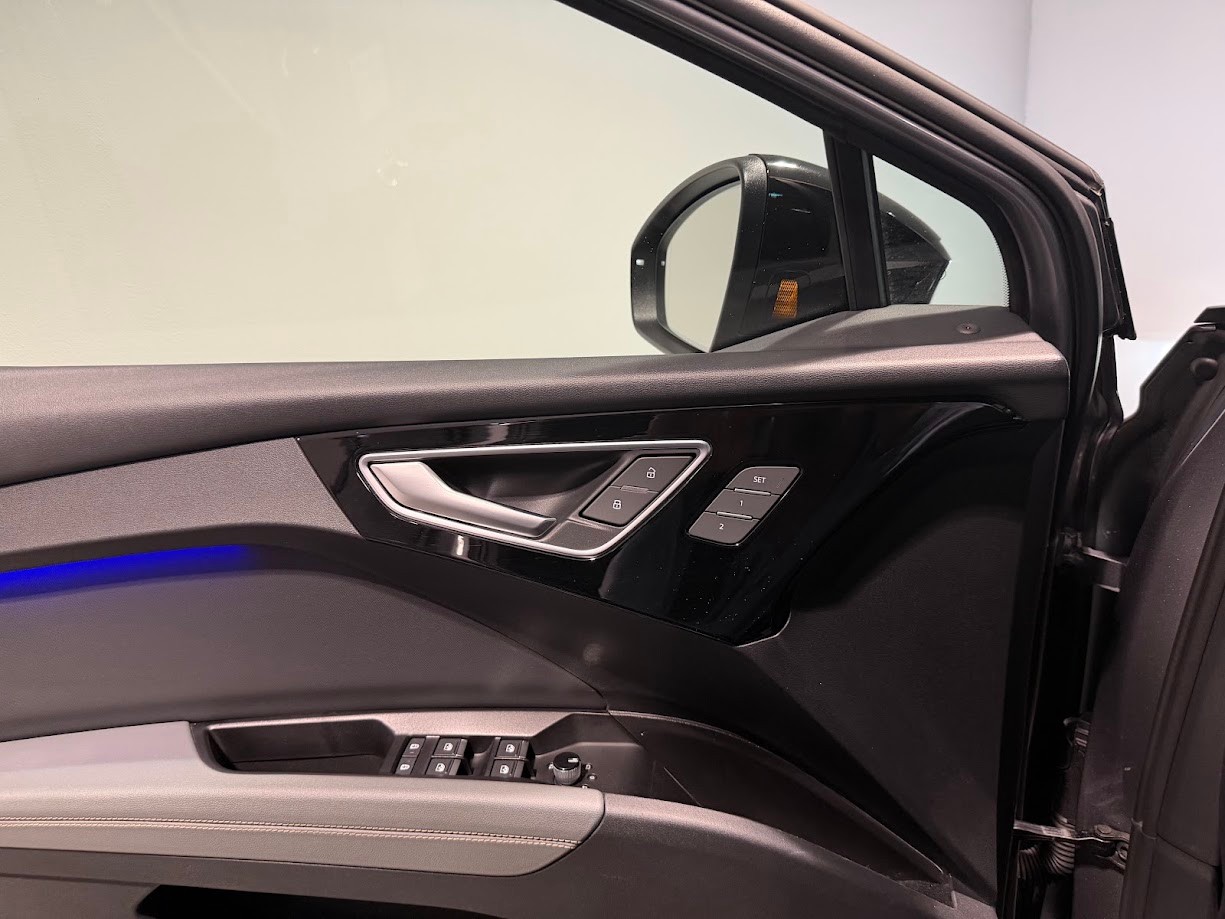AUDI Q4 e-tron 45 quattro-image-7