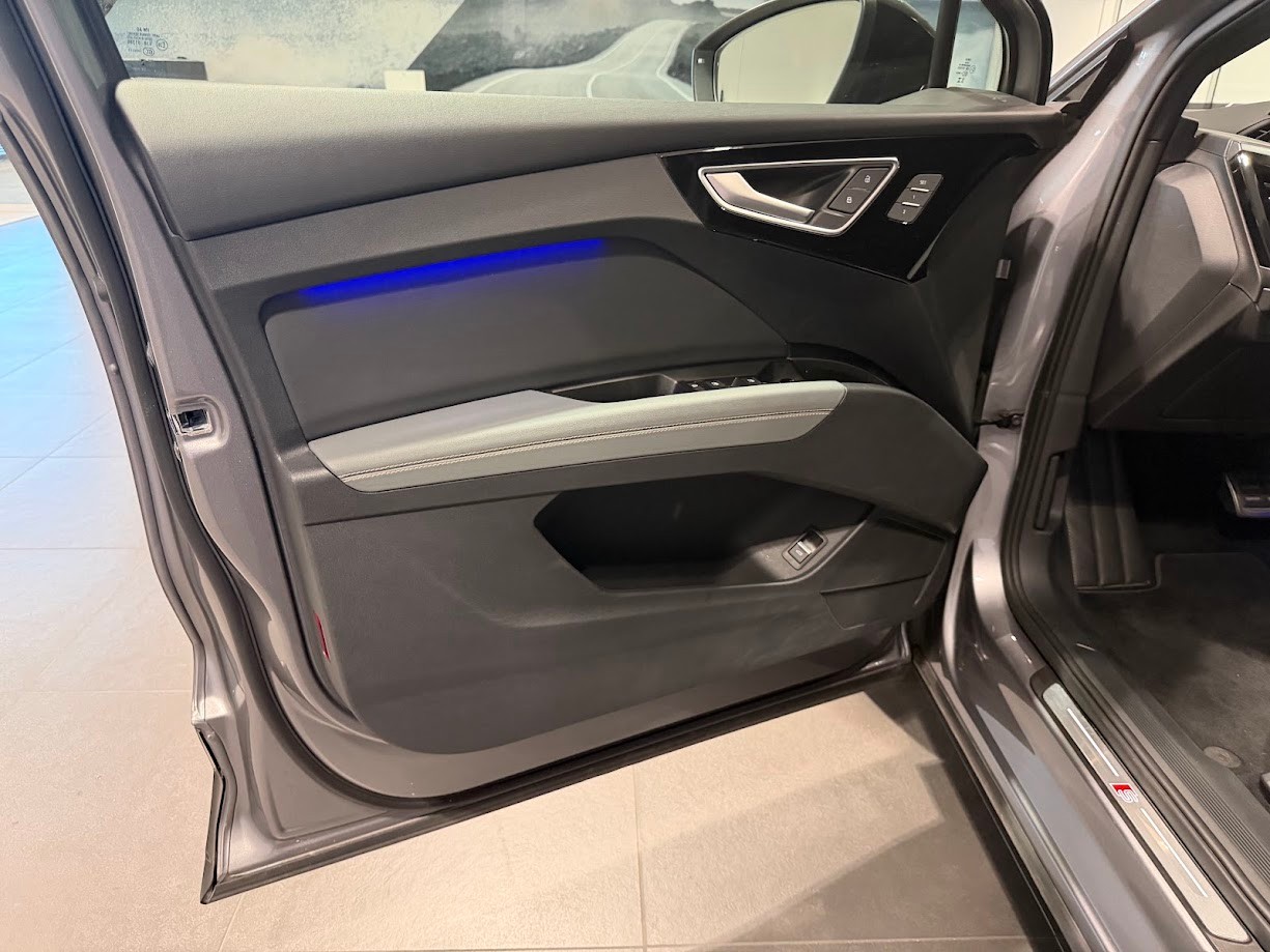 AUDI Q4 e-tron 45 quattro-image-2