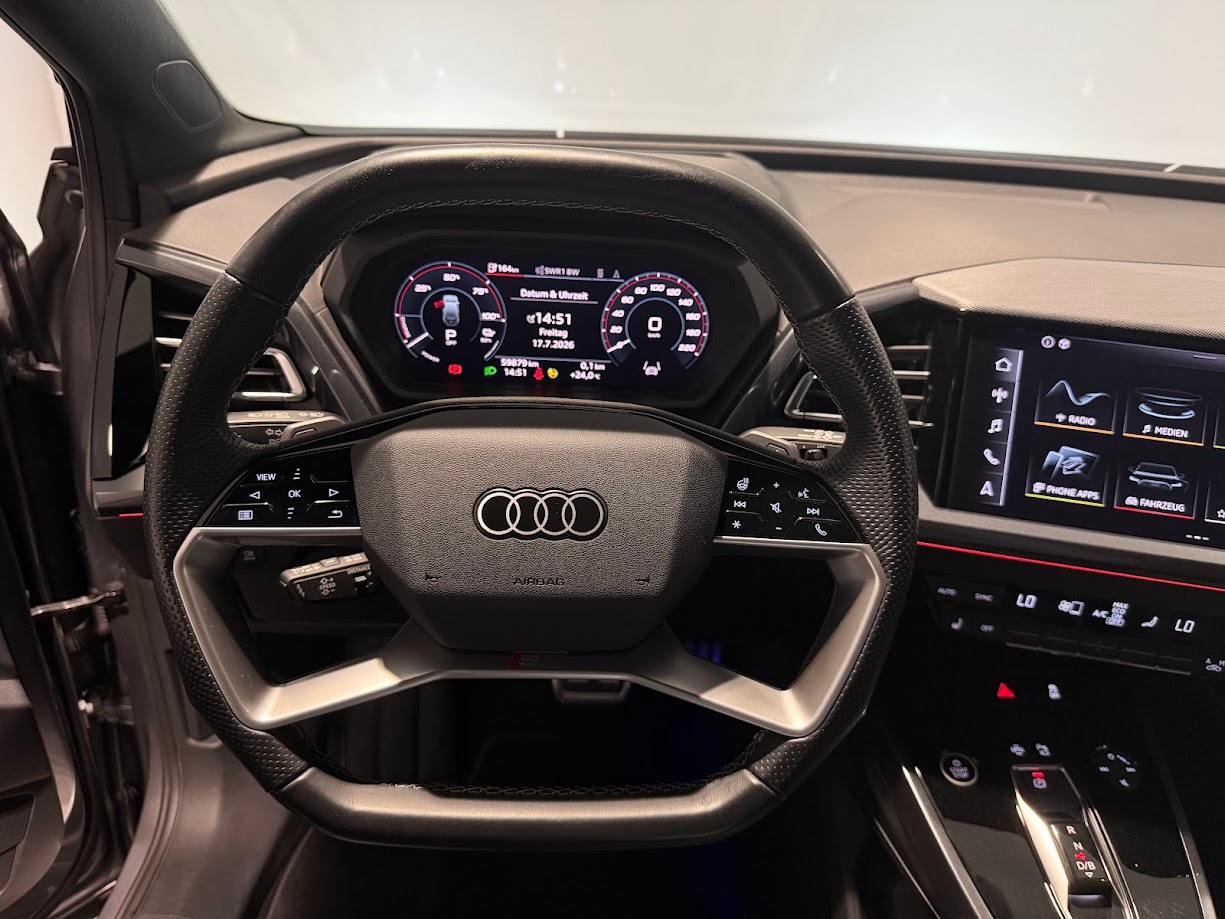 AUDI Q4 e-tron 45 quattro-image-5