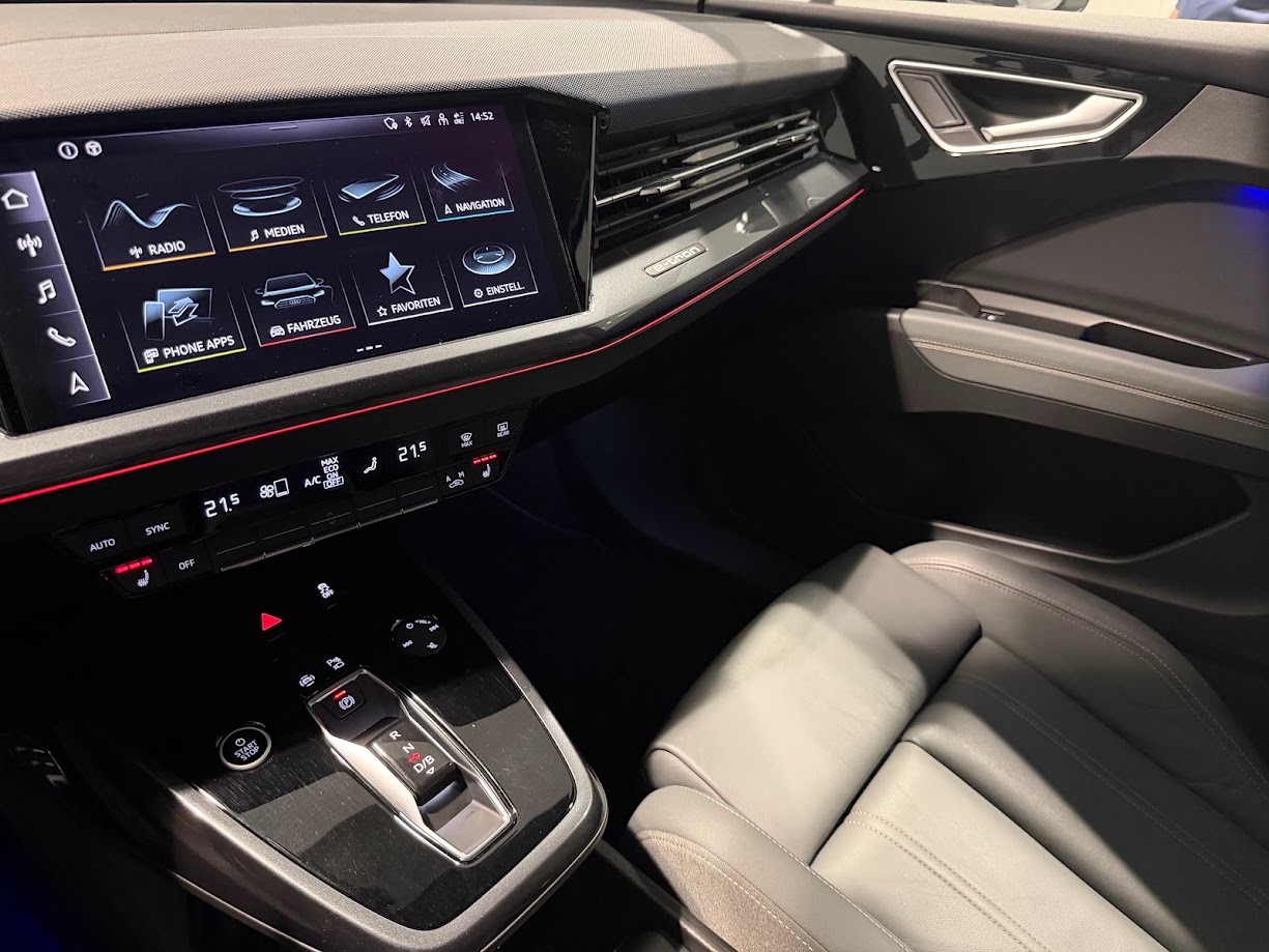 AUDI Q4 e-tron 45 quattro-image-10