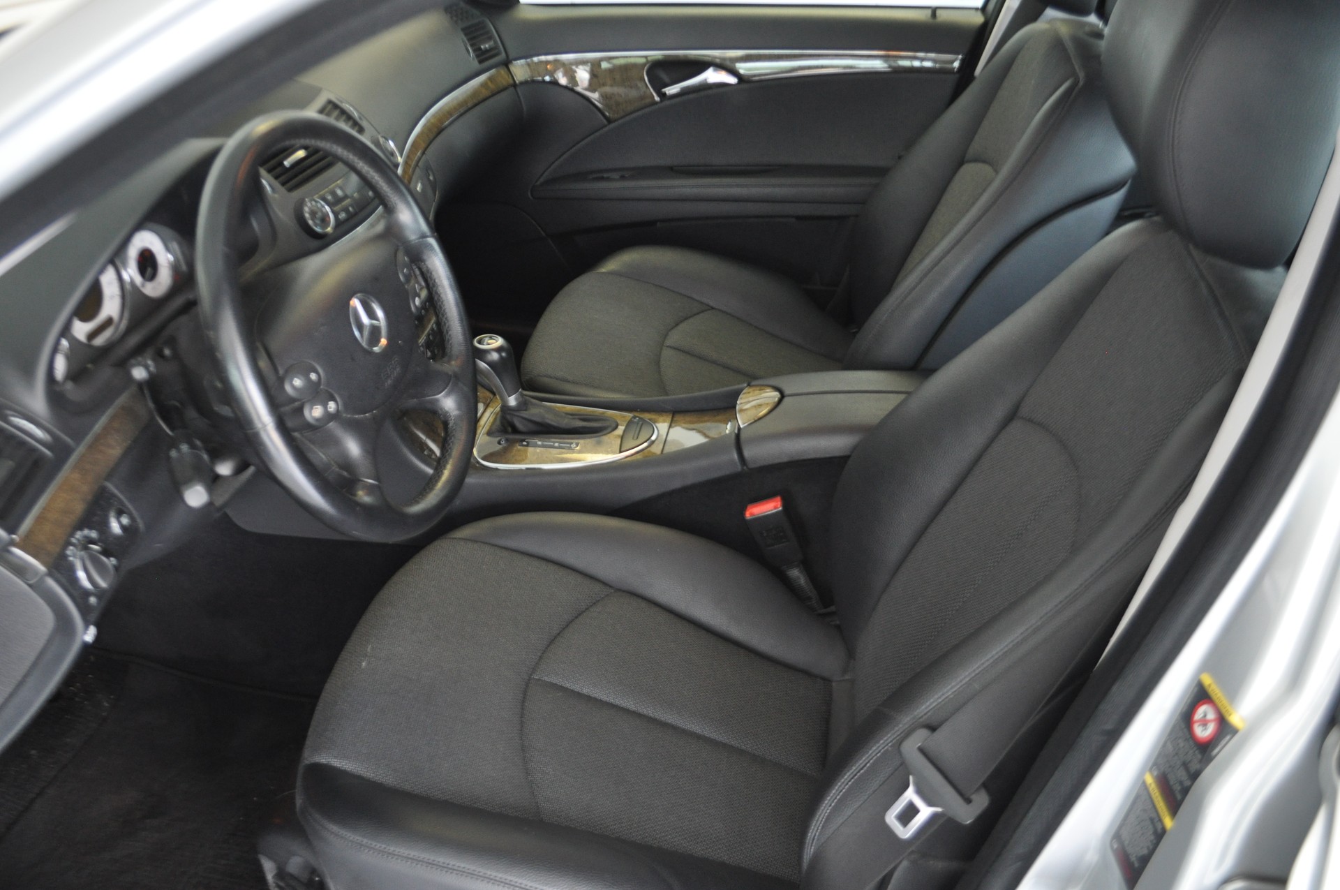 MERCEDES-BENZ E 280 Avantgarde 4Matic Automatic-image-5