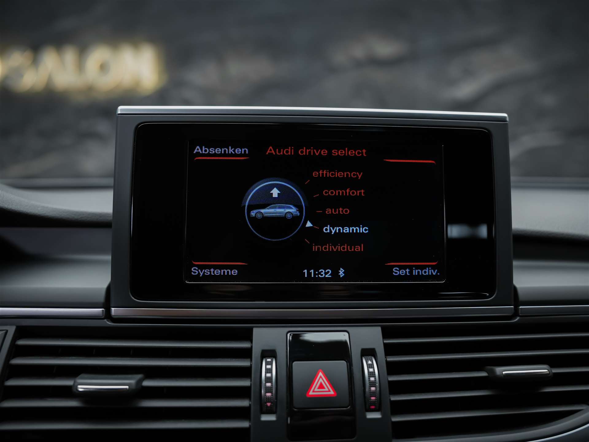 AUDI A6 Avant 2.0 TDI S-tronic *Leder Milano*4 Zonen Klimaautomatik*MMI Navigationssystem*-image-32