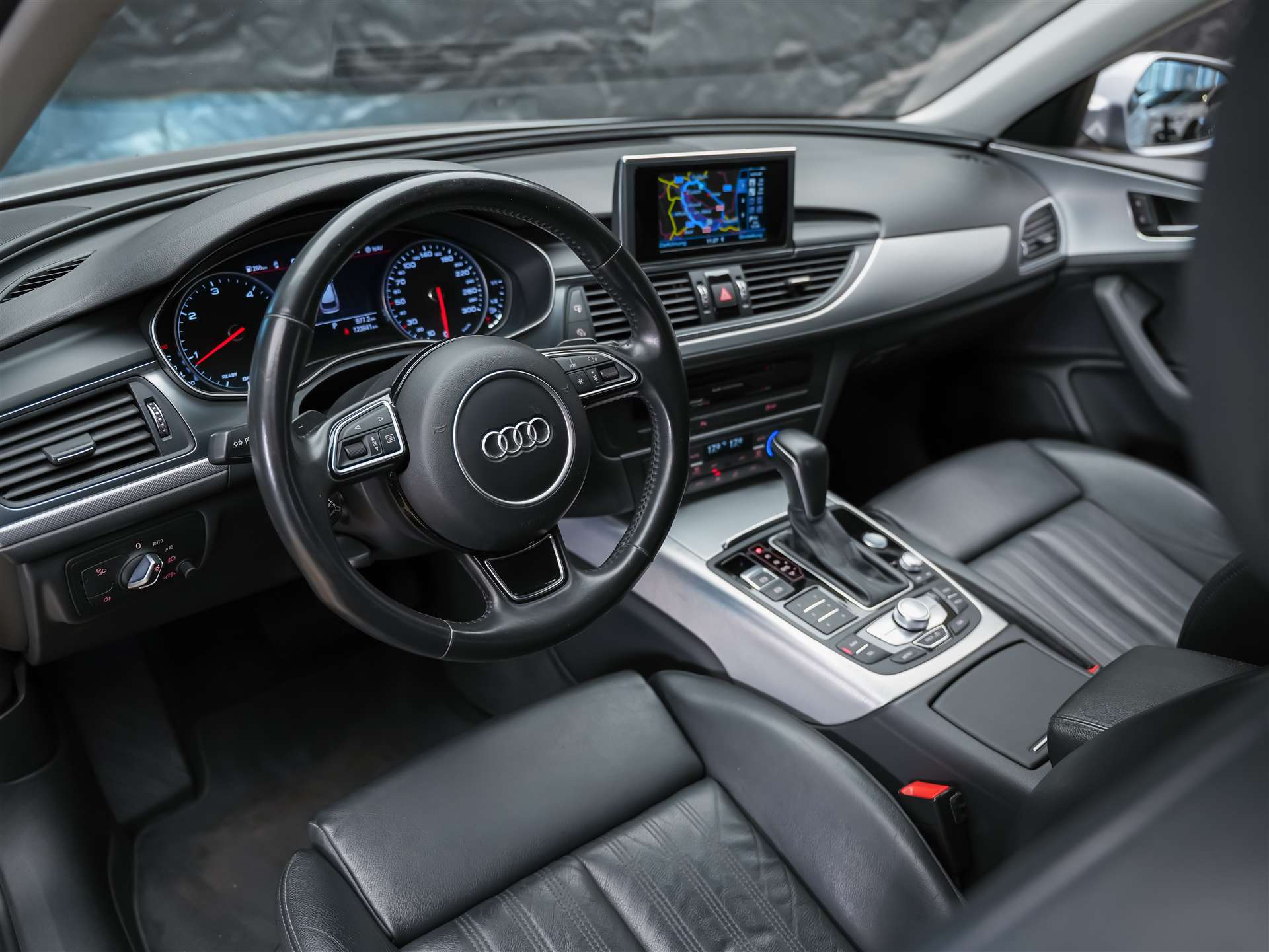 AUDI A6 Avant 2.0 TDI S-tronic *Leder Milano*4 Zonen Klimaautomatik*MMI Navigationssystem*-image-6