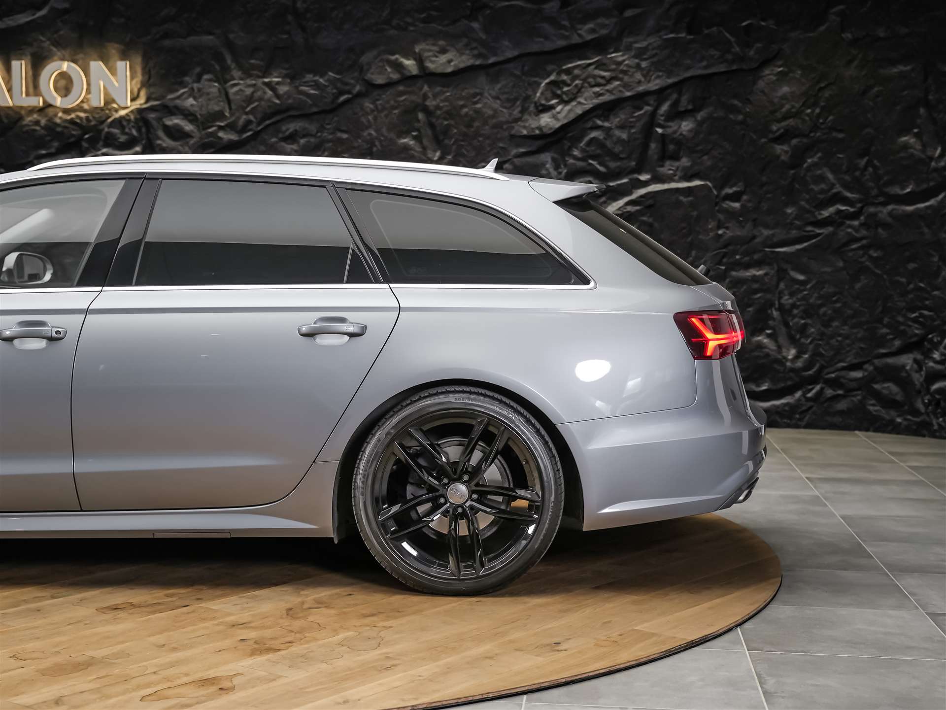 AUDI A6 Avant 2.0 TDI S-tronic *Leder Milano*4 Zonen Klimaautomatik*MMI Navigationssystem*-image-16