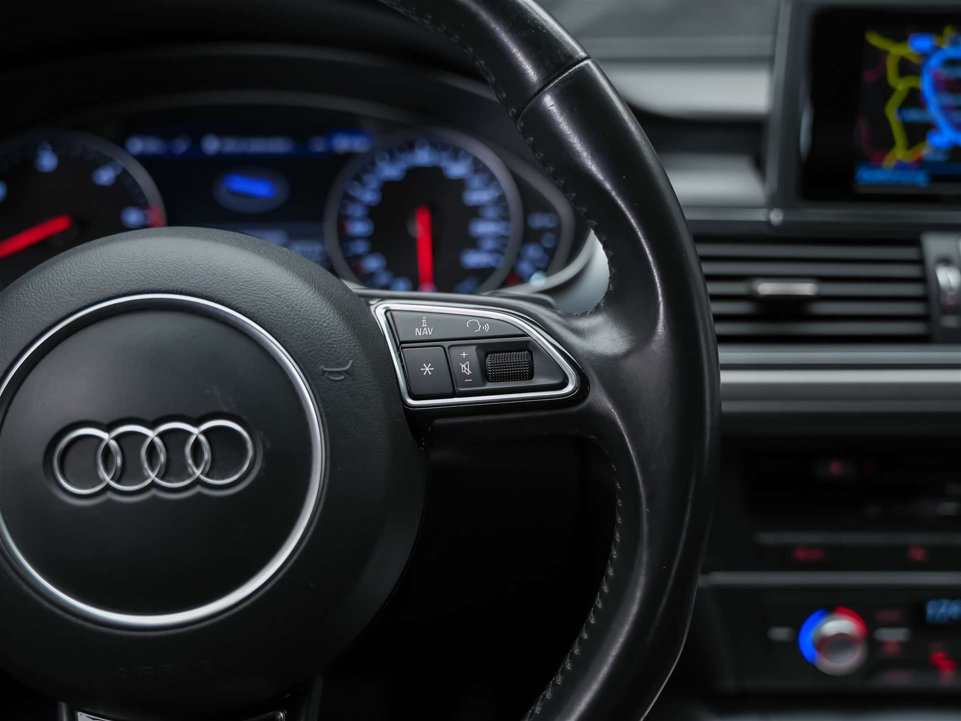 AUDI A6 Avant 2.0 TDI S-tronic *Leder Milano*4 Zonen Klimaautomatik*MMI Navigationssystem*-image-27