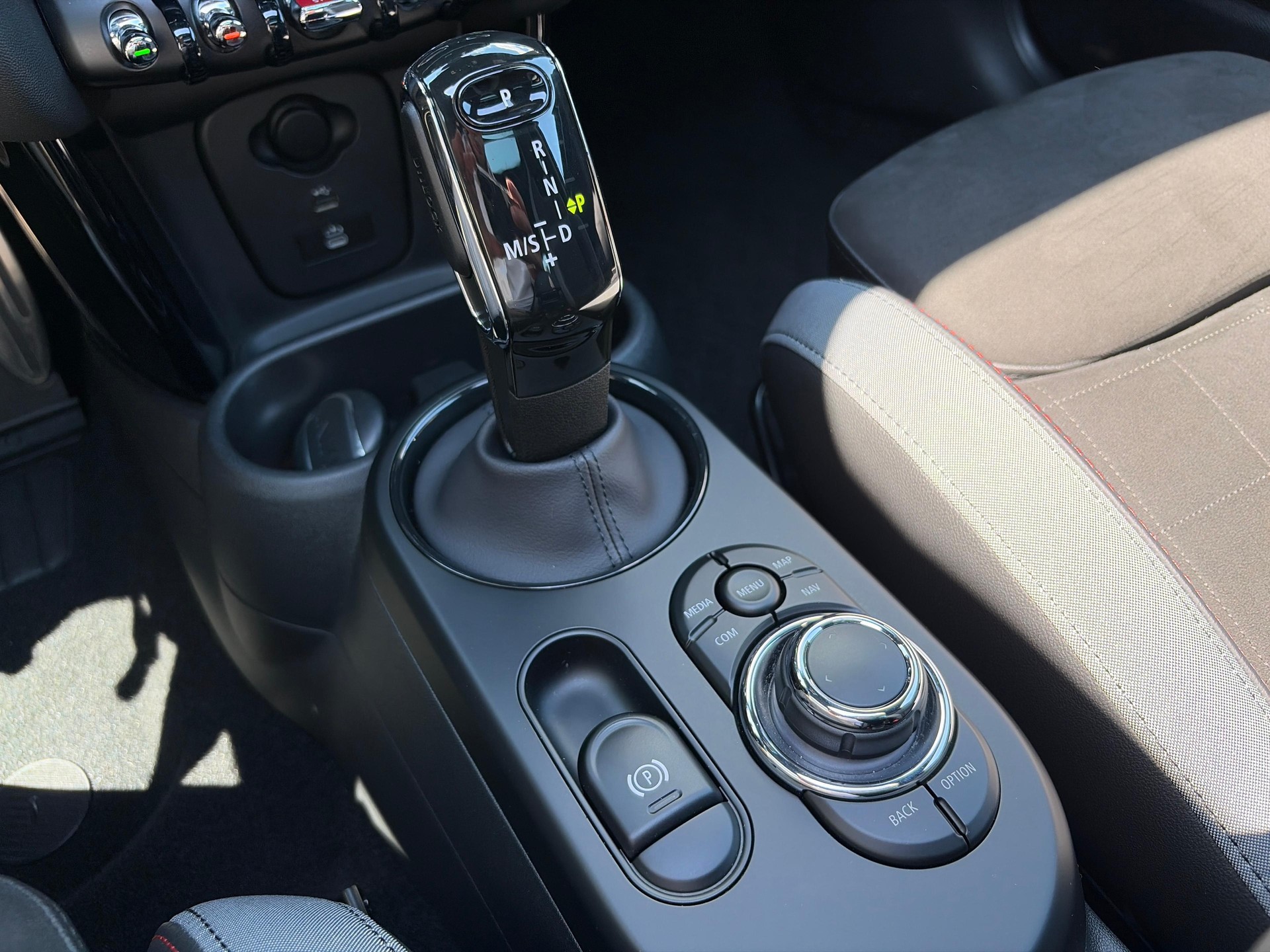 MINI F56 2.0i 231John Cooper Works-image-15