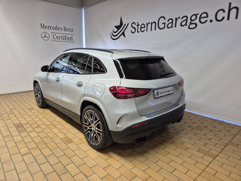MERCEDES-BENZ GLA 220 d 4Matic AMG Line Swiss Star-showroom-element-2