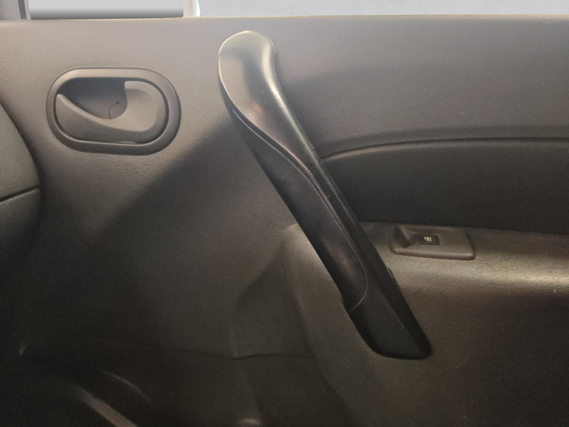 RENAULT Kangoo Medium dCi 95 ENERGY Business-image-21