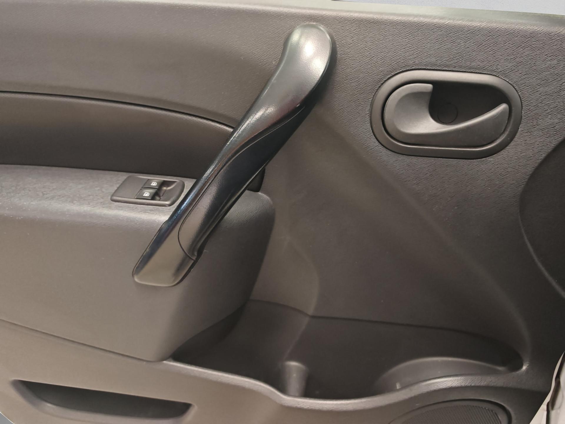 RENAULT Kangoo Medium dCi 95 ENERGY Business-image-20