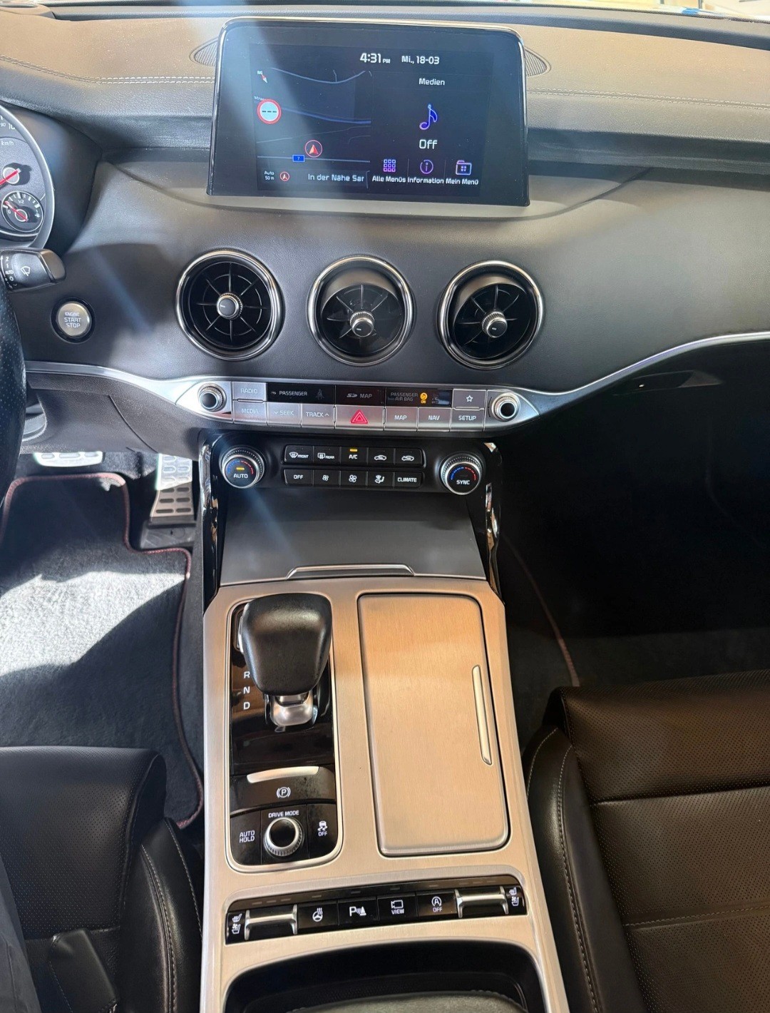 KIA Stinger 3.3 T-GDi GT Automat AWD-image-11