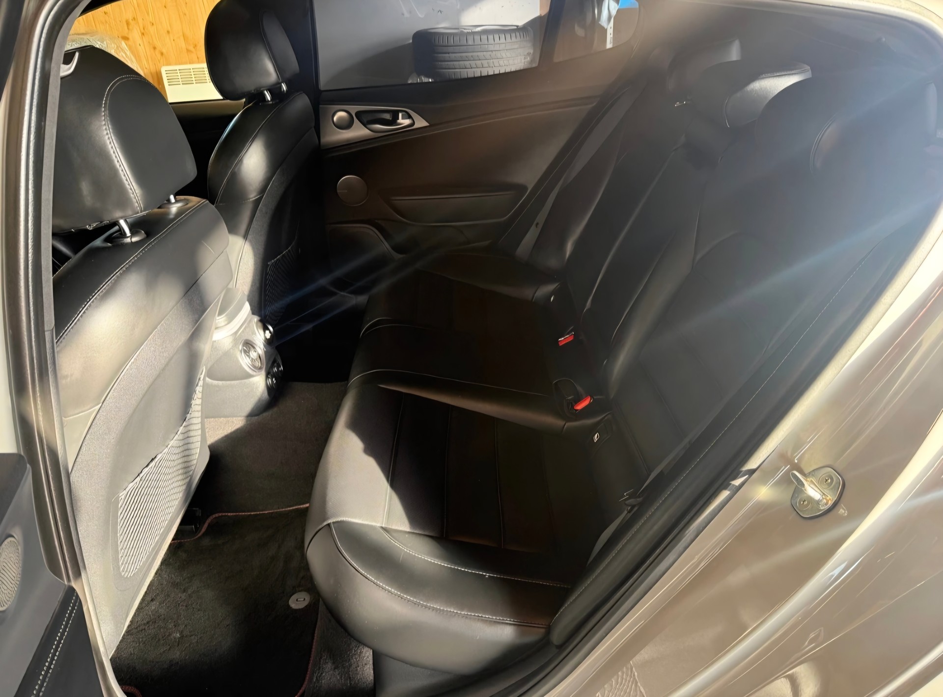 KIA Stinger 3.3 T-GDi GT Automat AWD-image-7