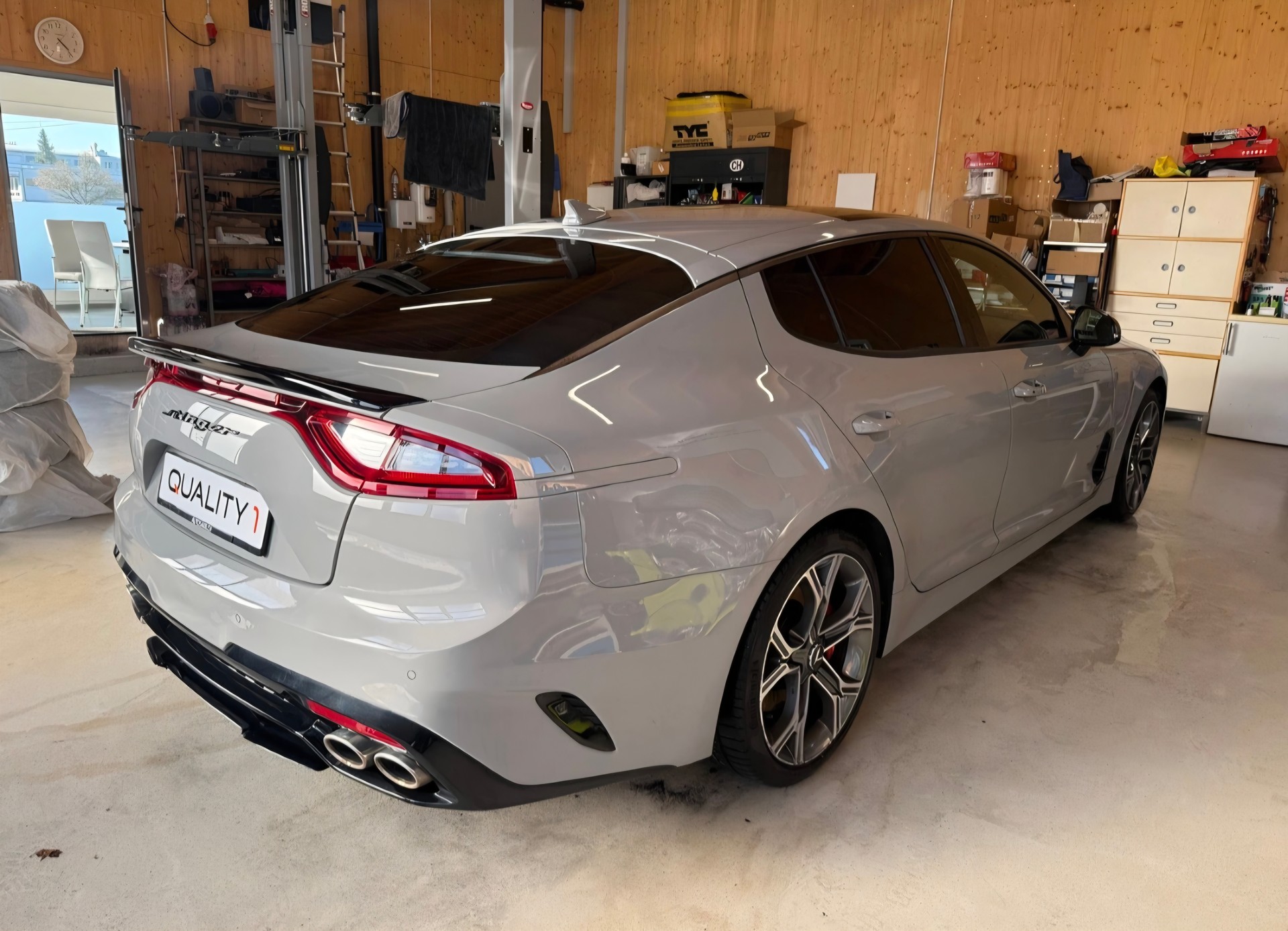KIA Stinger 3.3 T-GDi GT Automat AWD-image-3