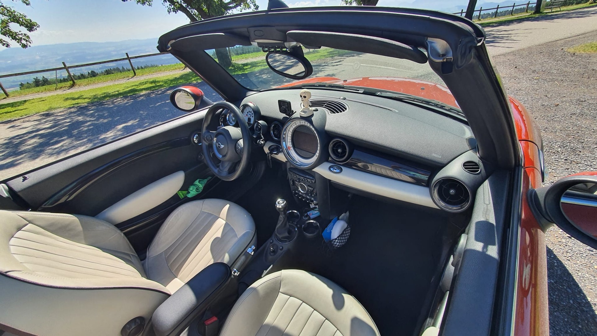 MINI 1.6i Cooper-image-9