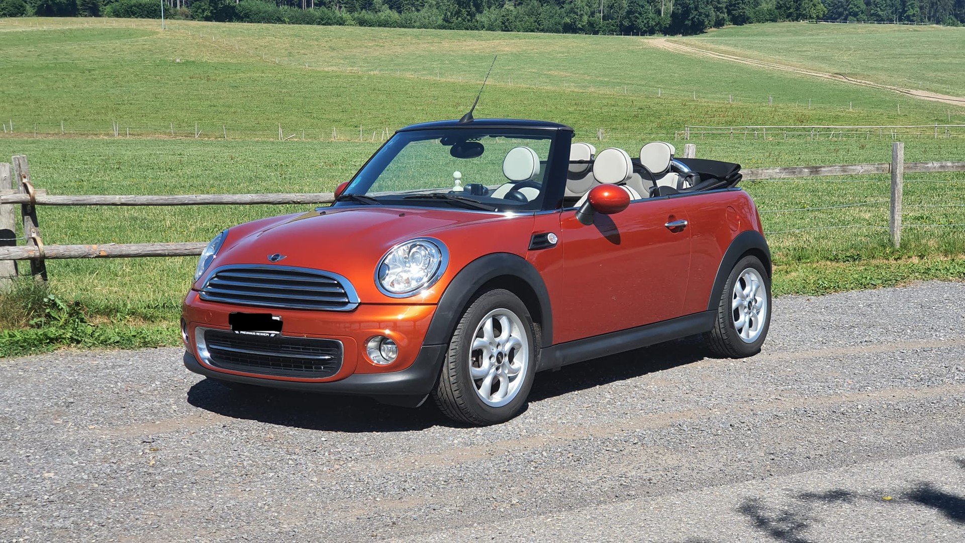 MINI 1.6i Cooper-image-0