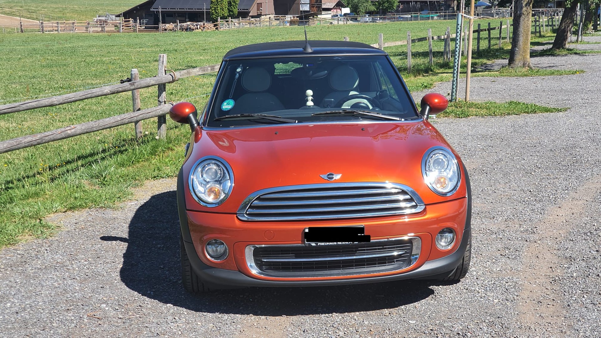 MINI 1.6i Cooper-image-3