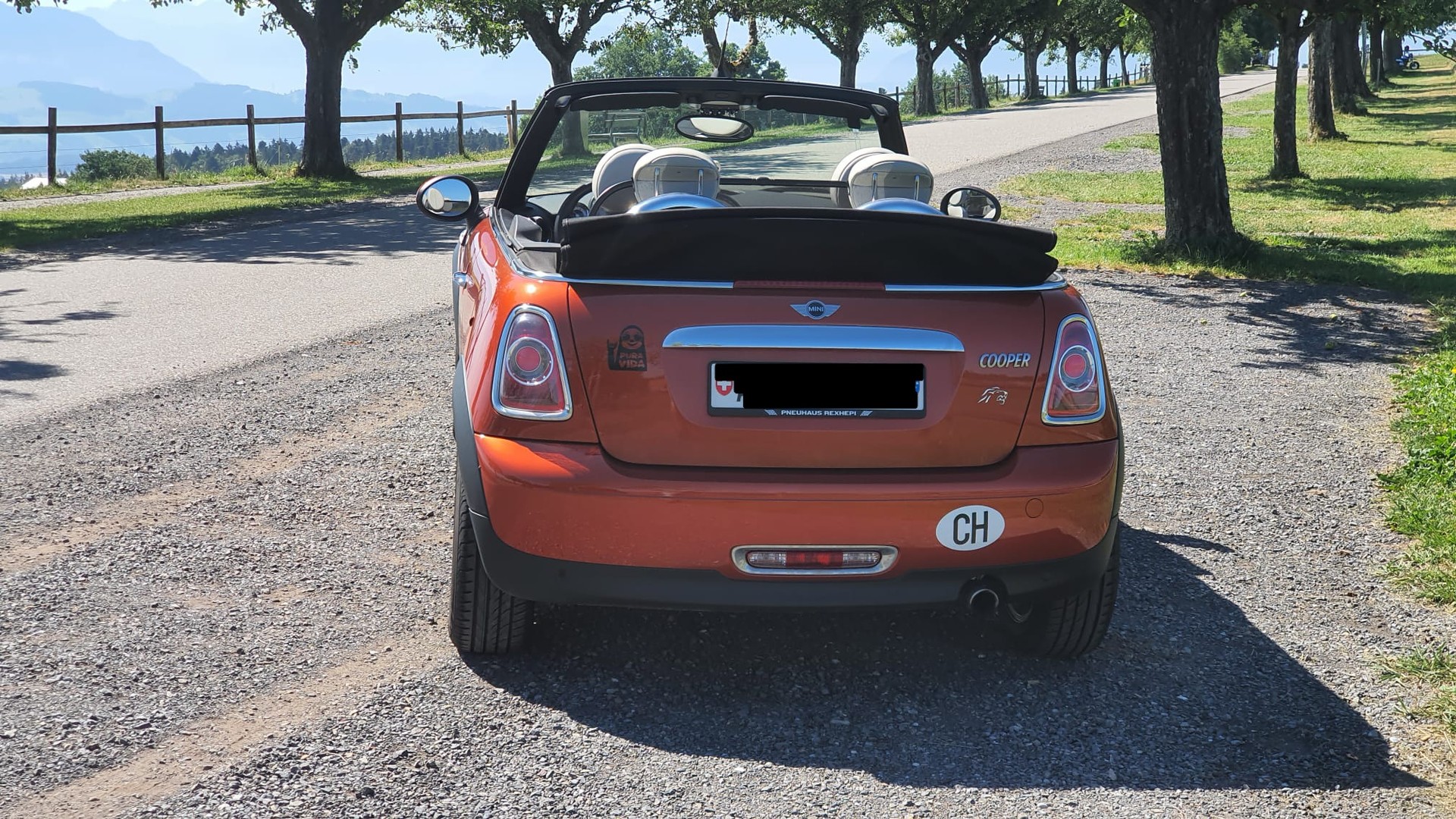 MINI 1.6i Cooper-image-4