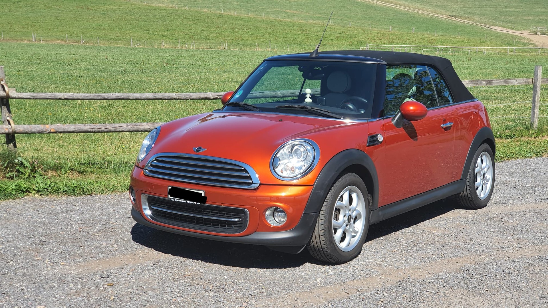 MINI 1.6i Cooper-image-6