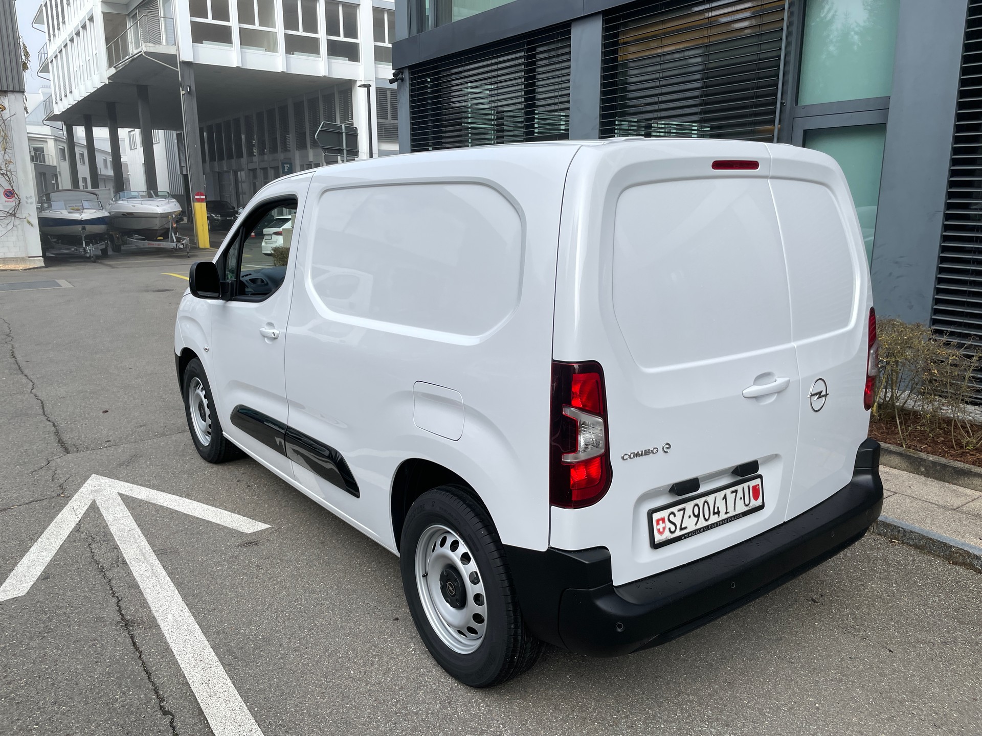 OPEL Combo-e 50 kWh Cargo-image-3