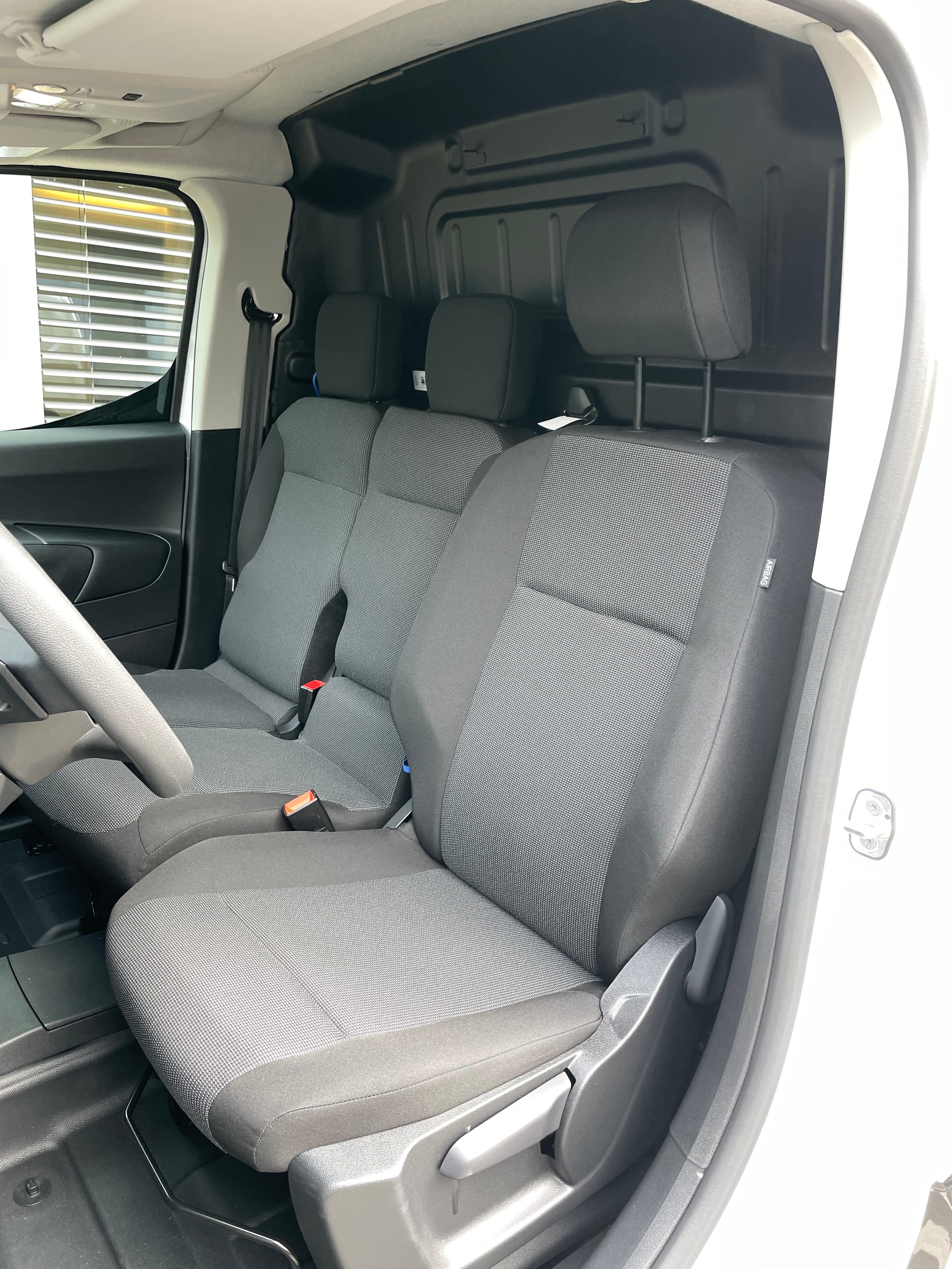OPEL Combo-e 50 kWh Cargo-image-10