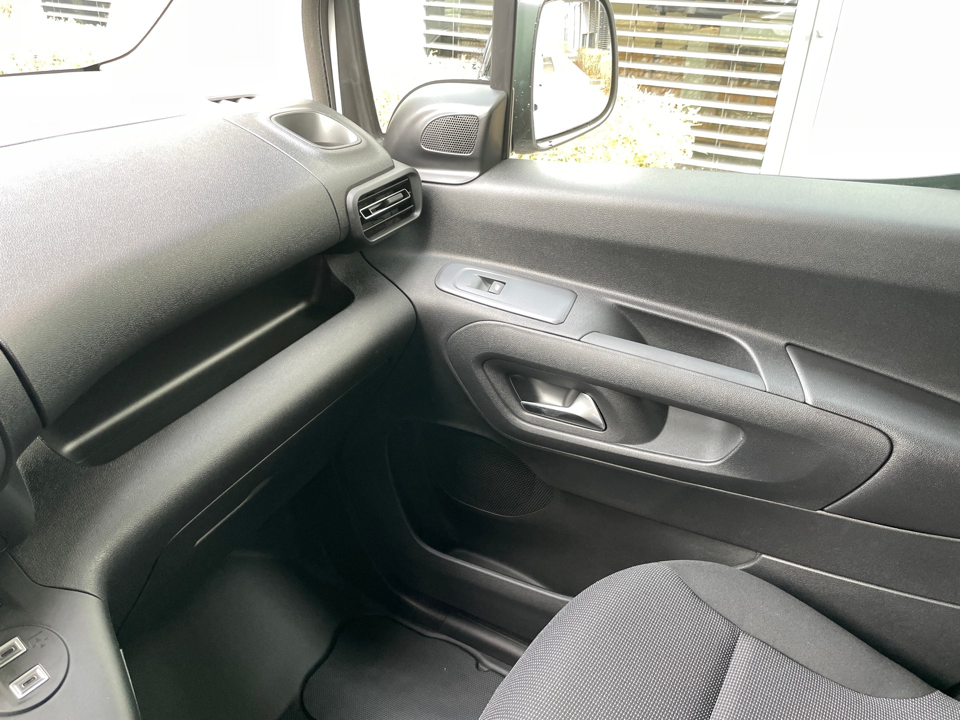OPEL Combo-e 50 kWh Cargo-image-19