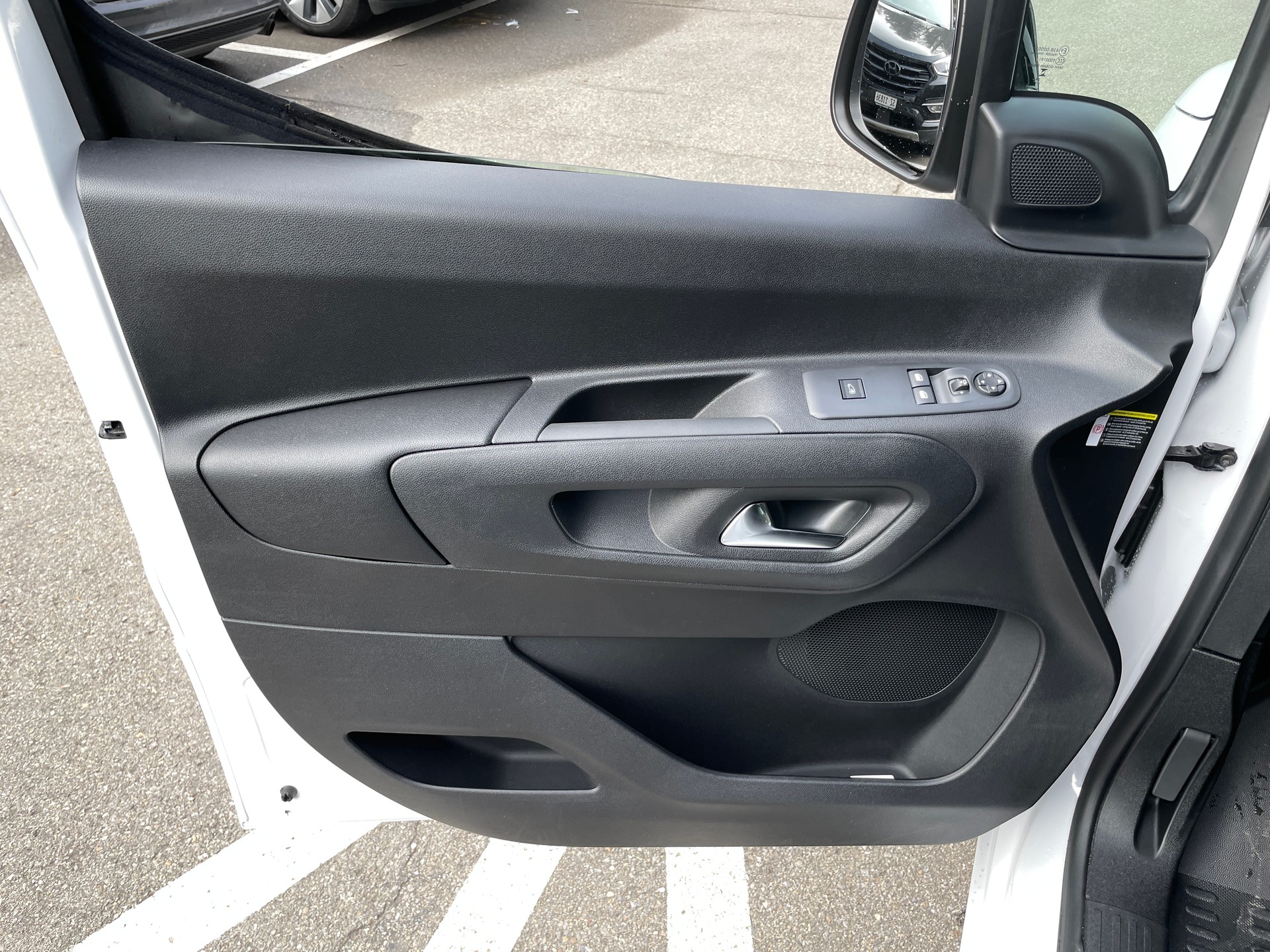 OPEL Combo-e 50 kWh Cargo-image-8