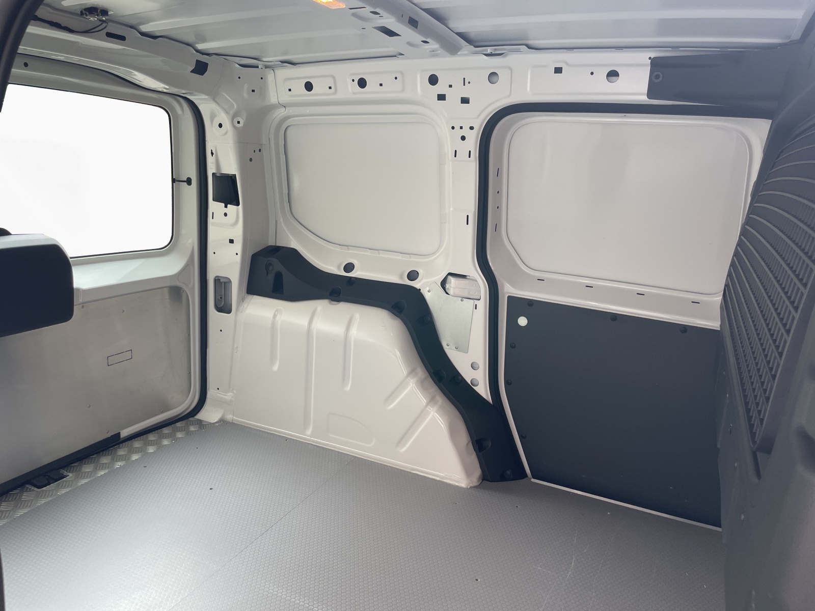 VW Caddy Cargo 1.5 TSI Entry DSG-image-13