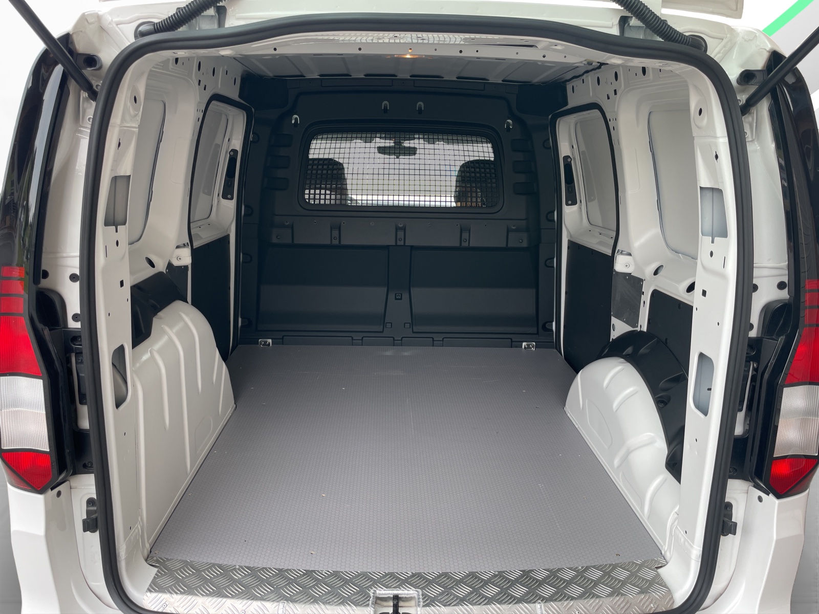 VW Caddy Cargo 1.5 TSI Entry DSG-image-14