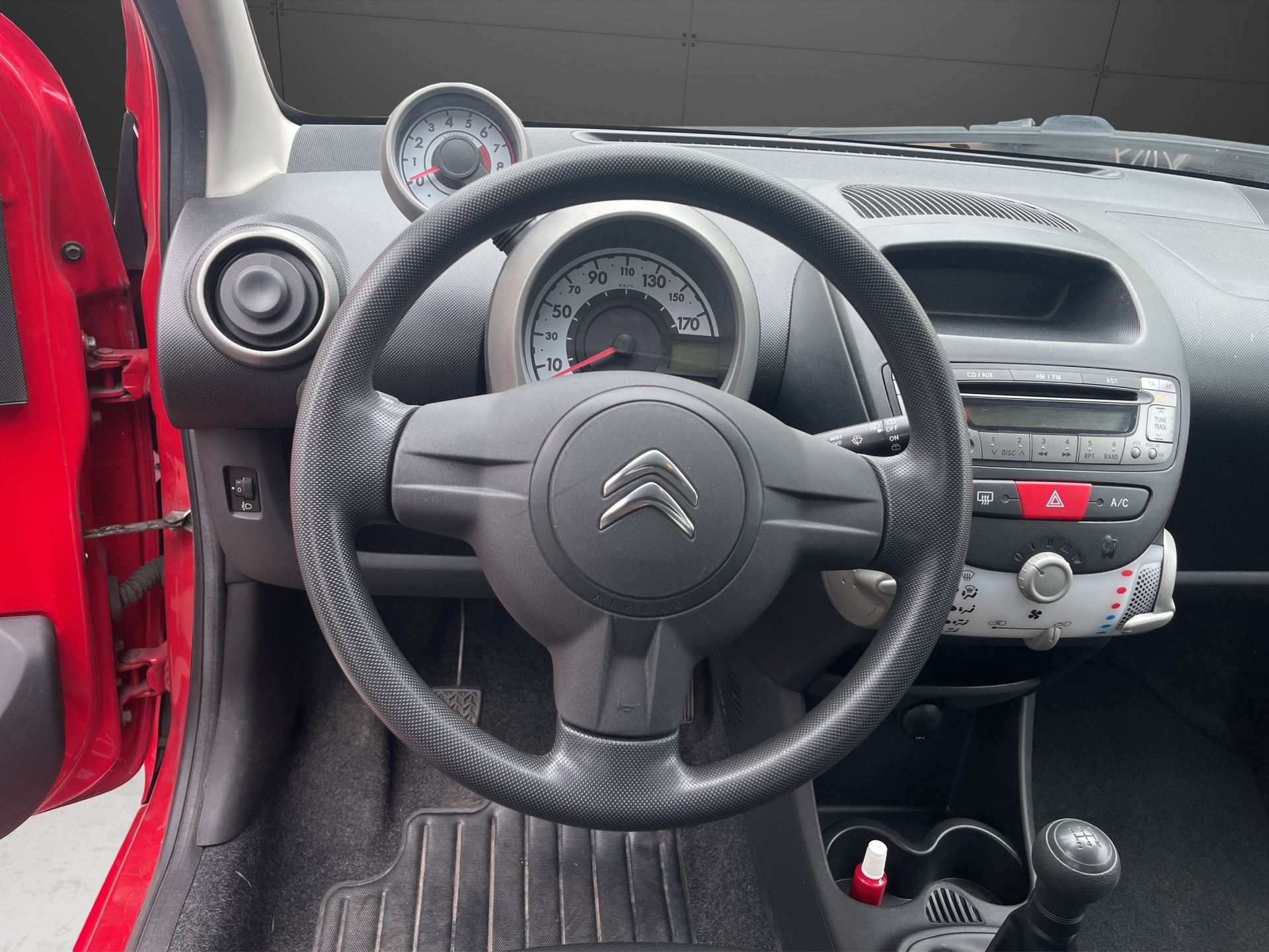 CITROEN C1 1.0i Attraction-image-9