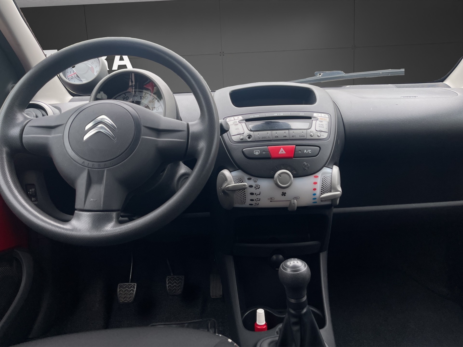 CITROEN C1 1.0i Attraction-image-11