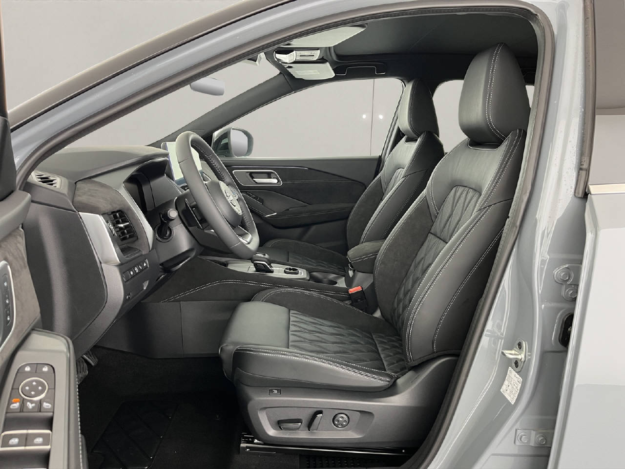 NISSAN Qashqai 1.3 DIG-T Tekna+ 4x4-image-7