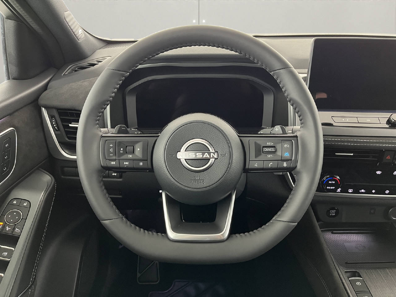 NISSAN Qashqai 1.3 DIG-T Tekna+ 4x4-image-9