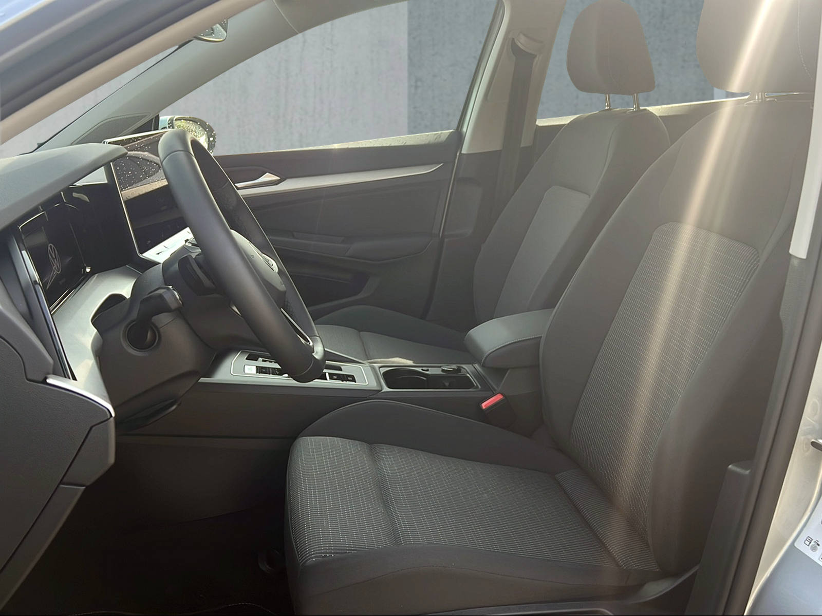 VW Golf Variant 1.5 eTSI mHEV Basis DSG-image-8