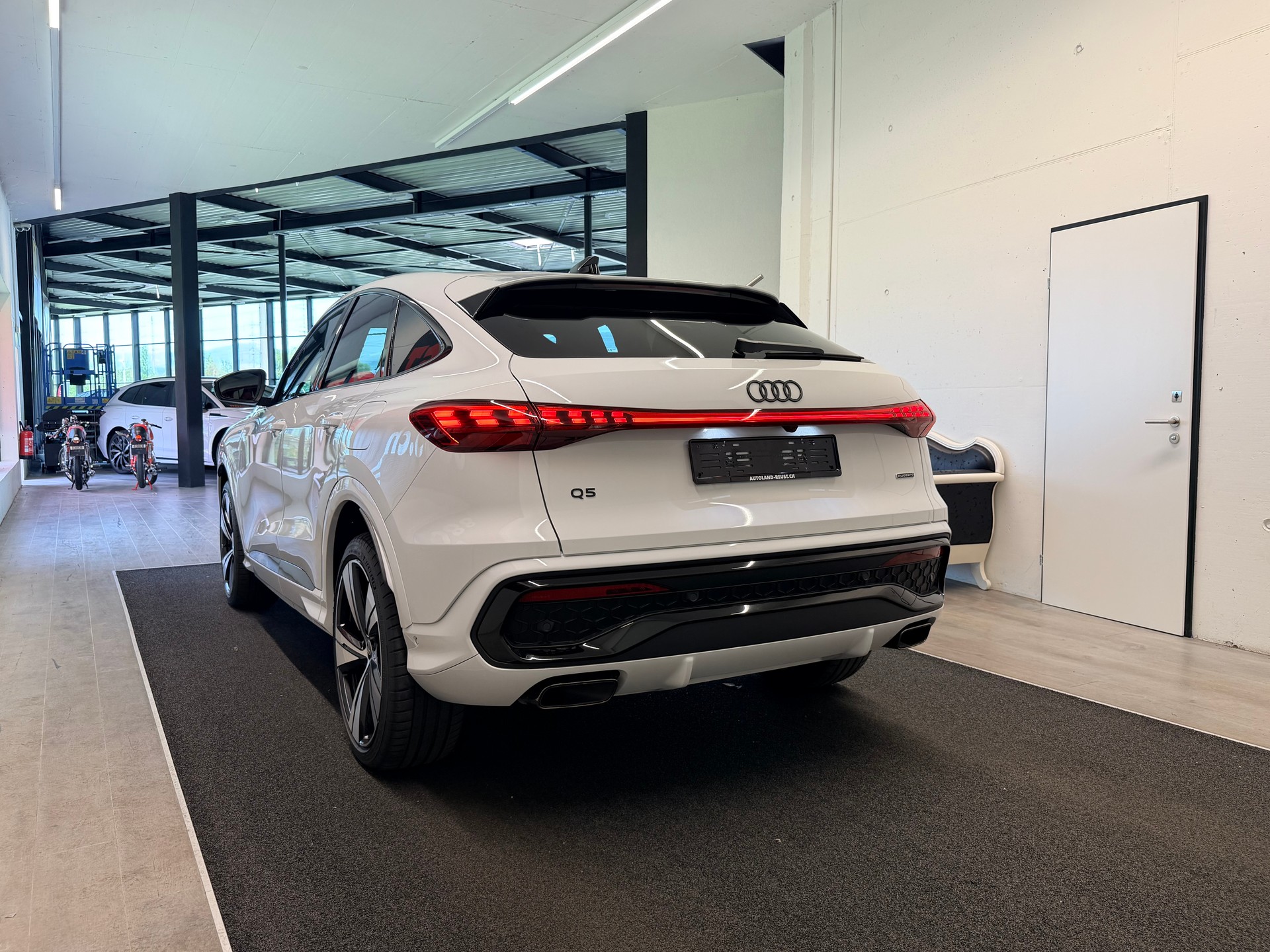 AUDI Q5 Sportback S Line e-hybrid quattro 220 kW S-tronic-image-8