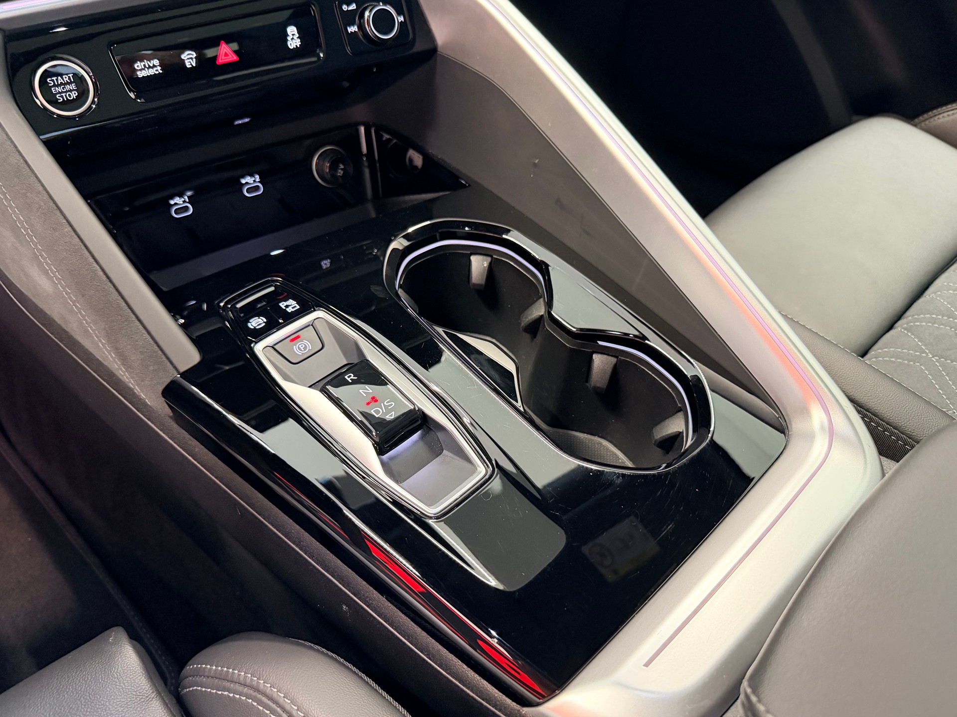 AUDI Q5 Sportback S Line e-hybrid quattro 220 kW S-tronic-image-23