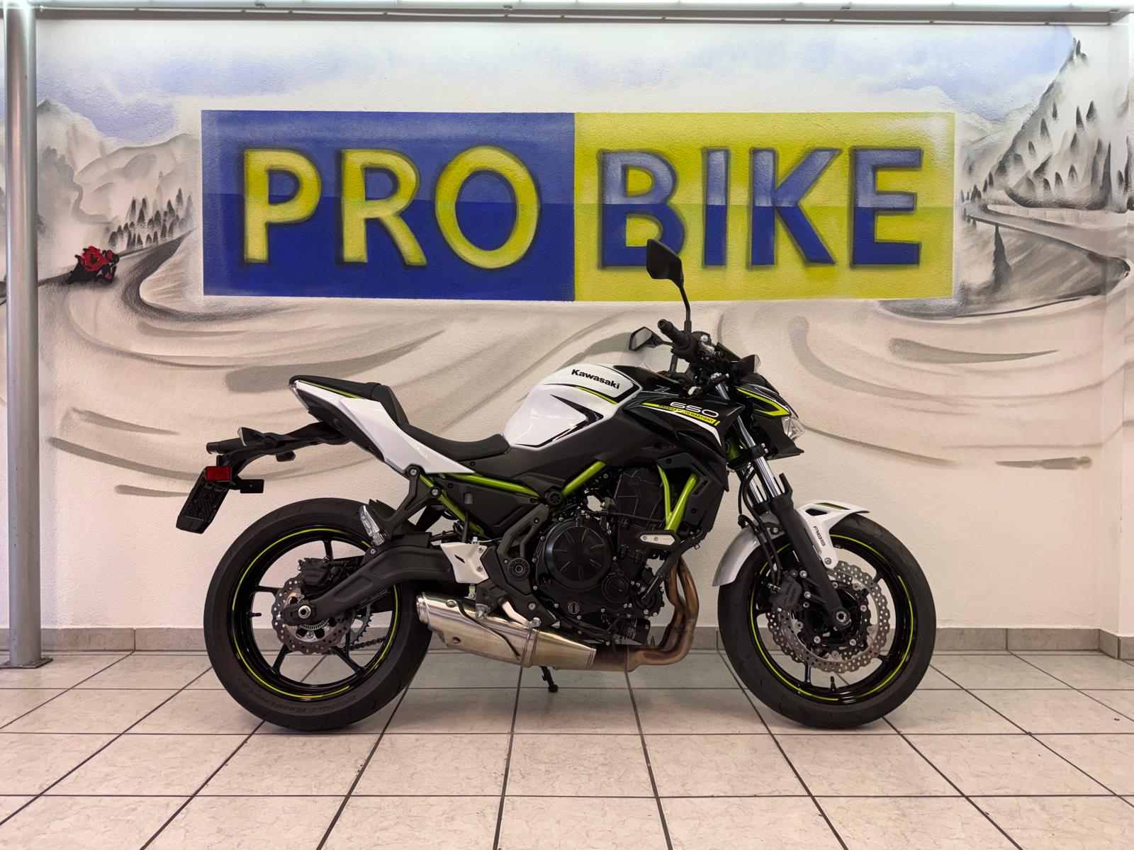KAWASAKI Z 650 (35kW)-showroom-element-1