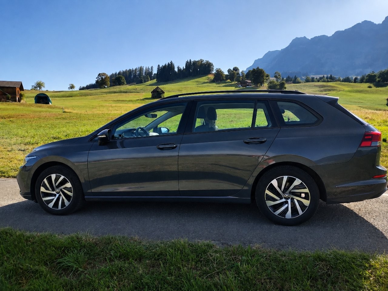 VW Variant 2.0 TDI DSG Life-image-1