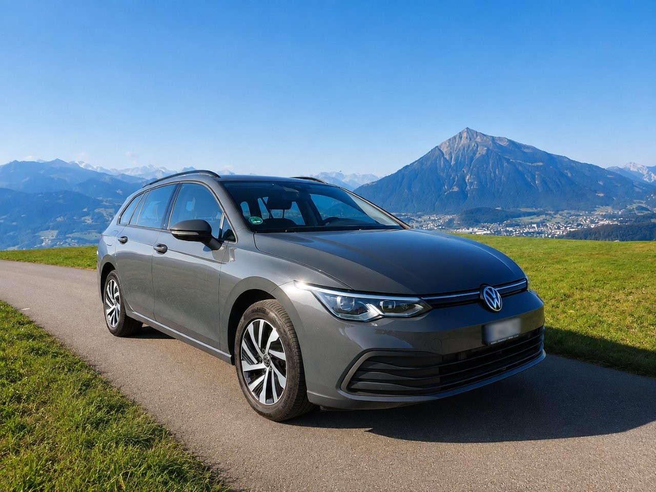 VW Variant 2.0 TDI DSG Life-image-0