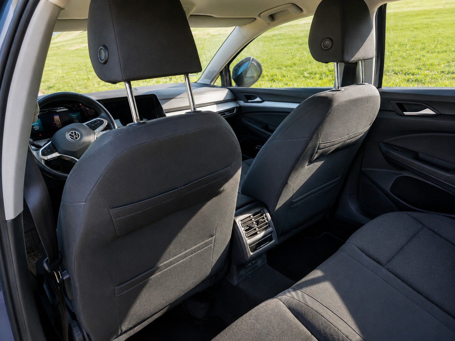 VW Variant 2.0 TDI DSG Life-image-7