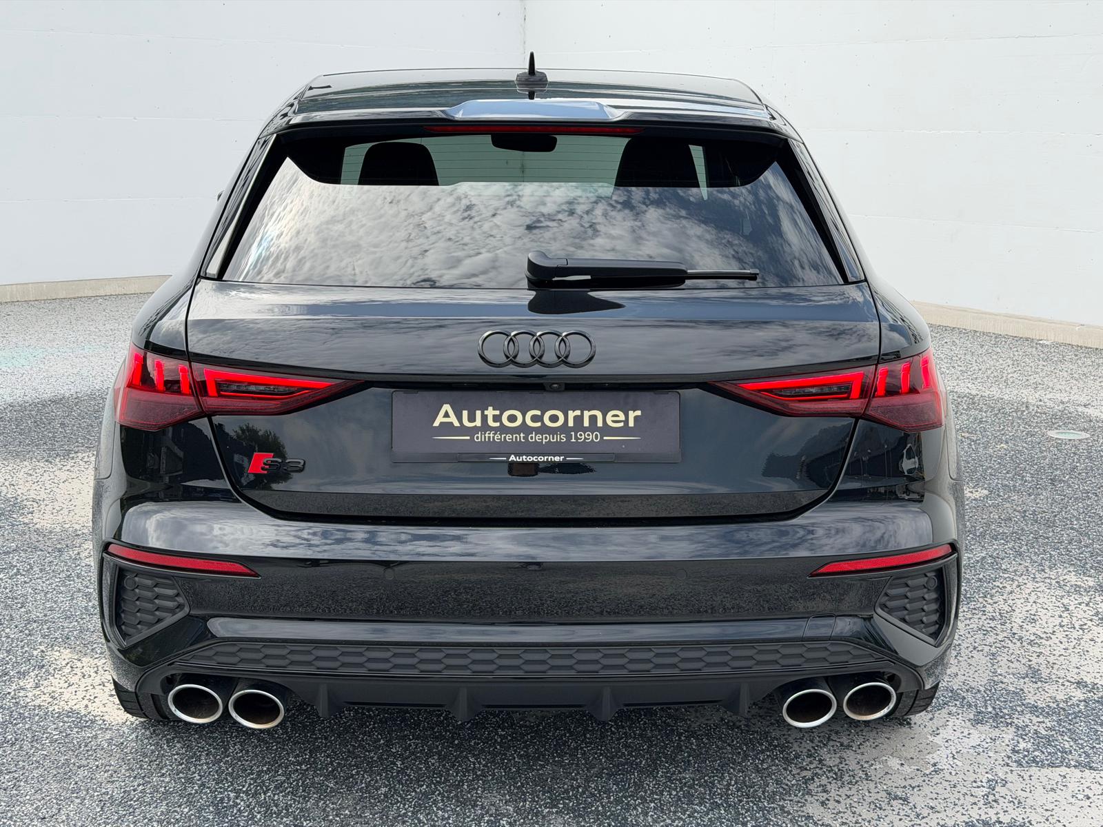 AUDI S3 Sportback 2.0 TFSI quattro S-tronic-showroom-element-3